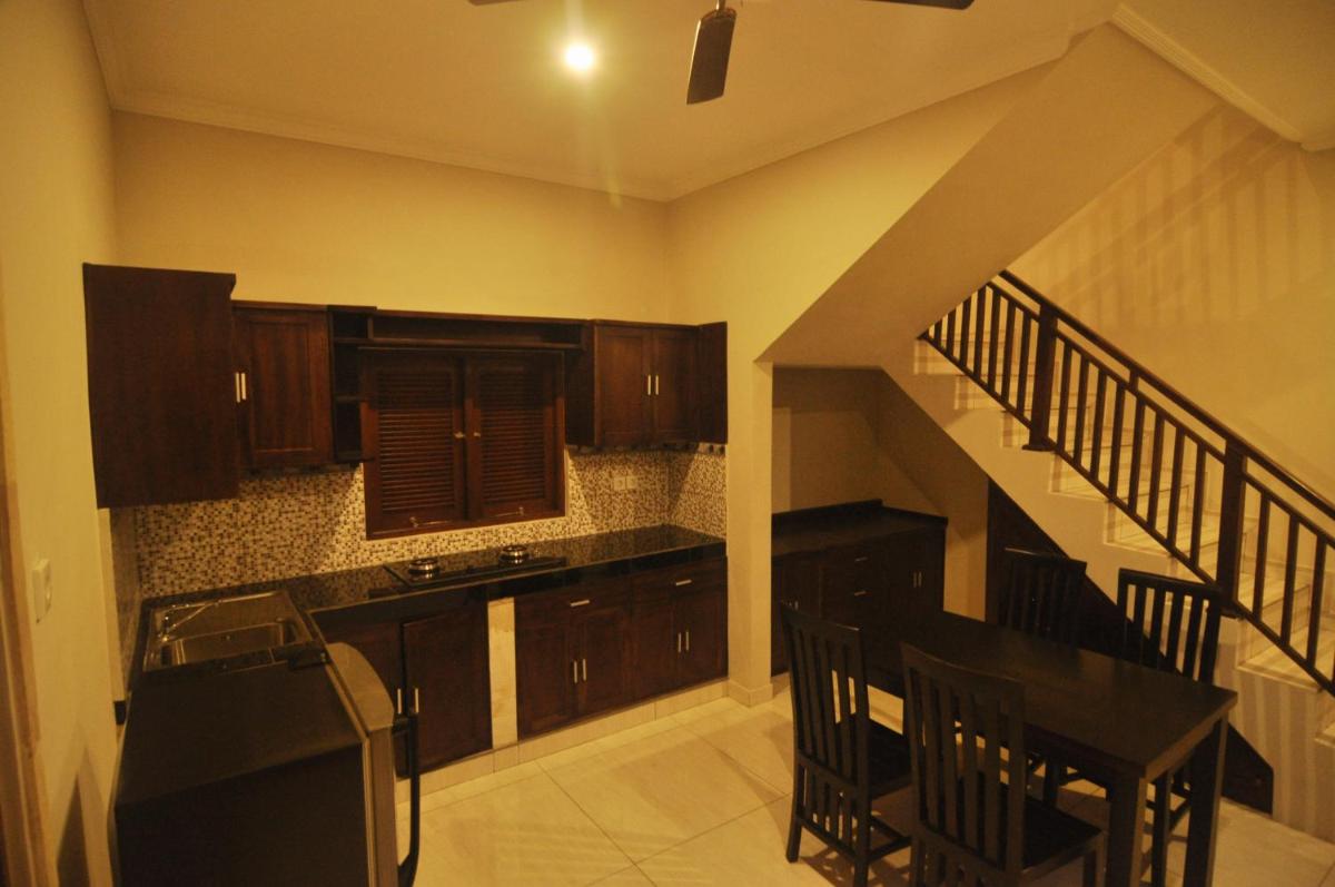 Leo Villa view 5