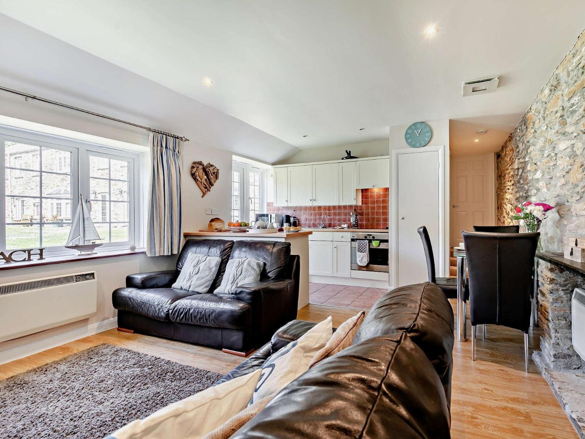 2 Bed in Perranporth WHHOU view 5
