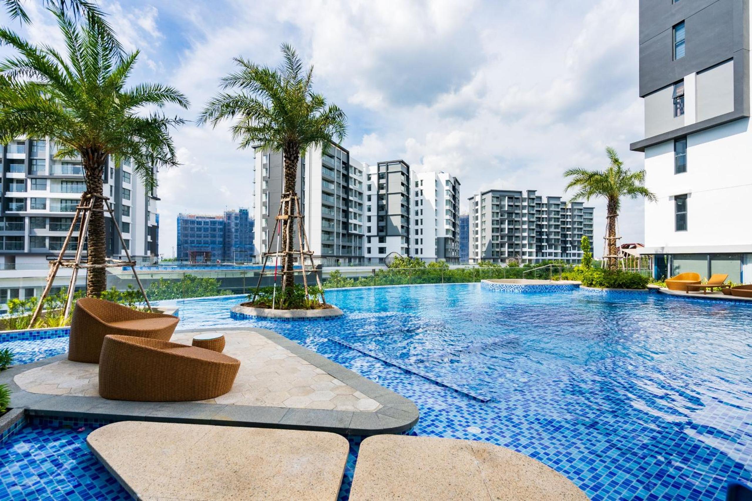 M+ Diamond 3 bedrooms, pool, aircon, water heater.