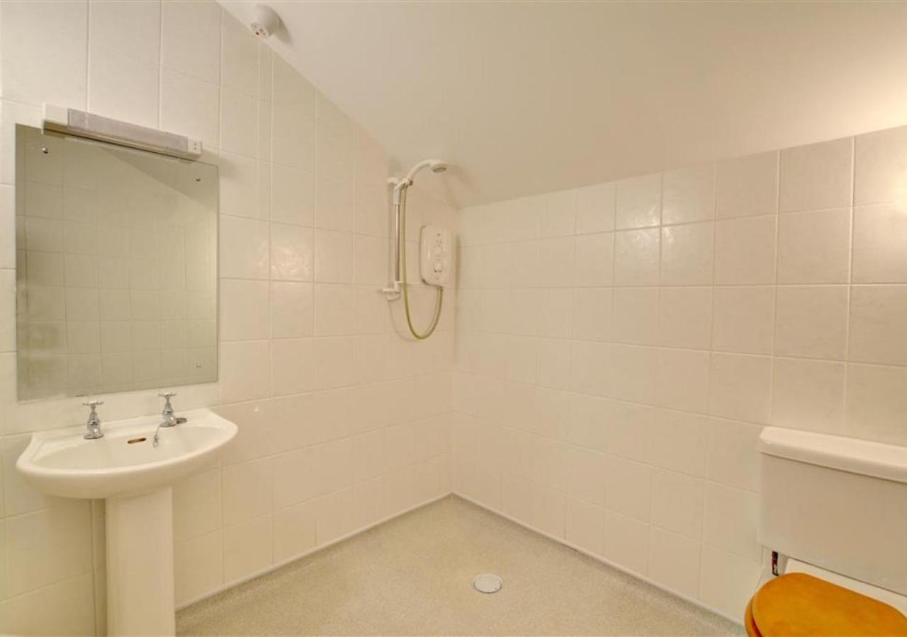 2 Bed in Tywyn oc-wah595 view 3