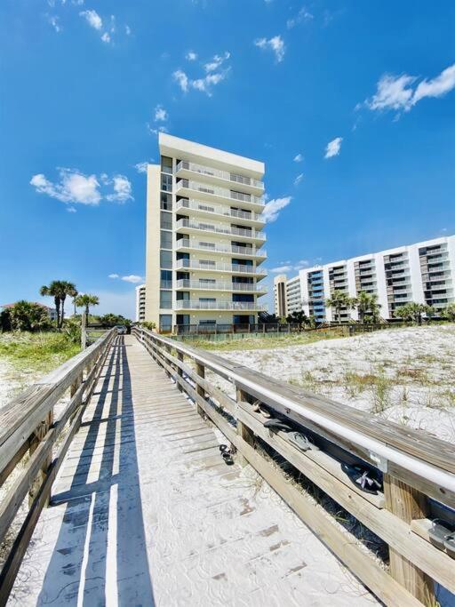 Hotel Mainsail 414 Gigi's Beach Condo - Image 1