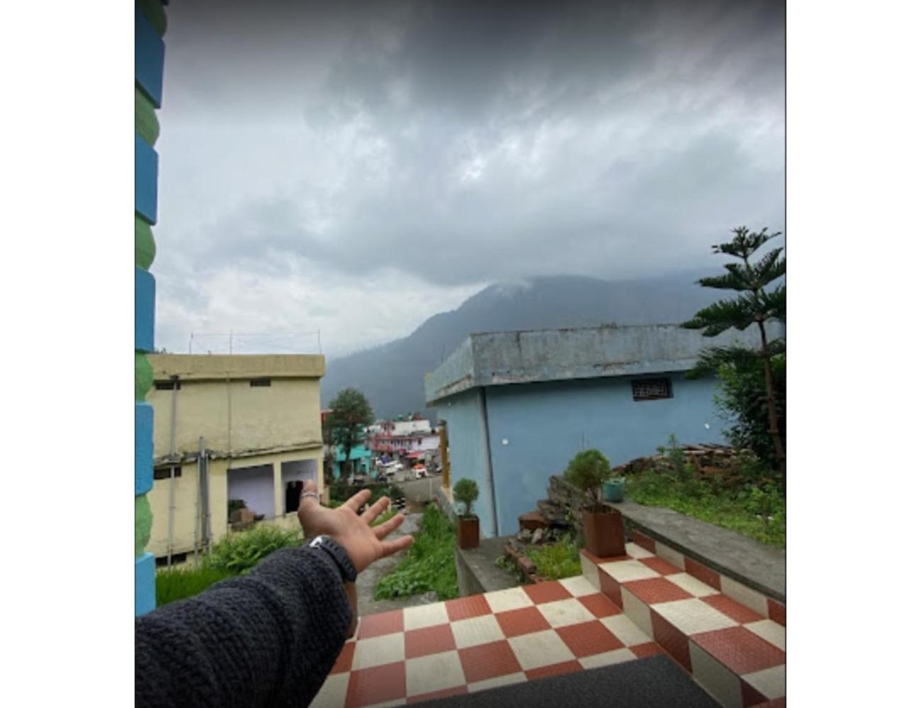 Kurmanchal Guest House, Phata