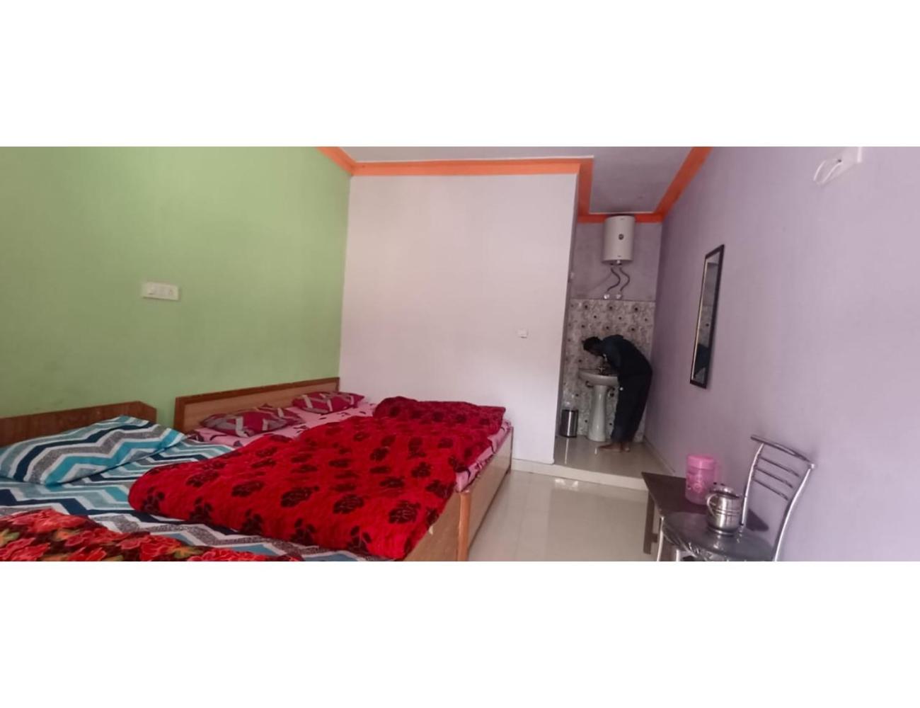 Kurmanchal Guest House, Phata