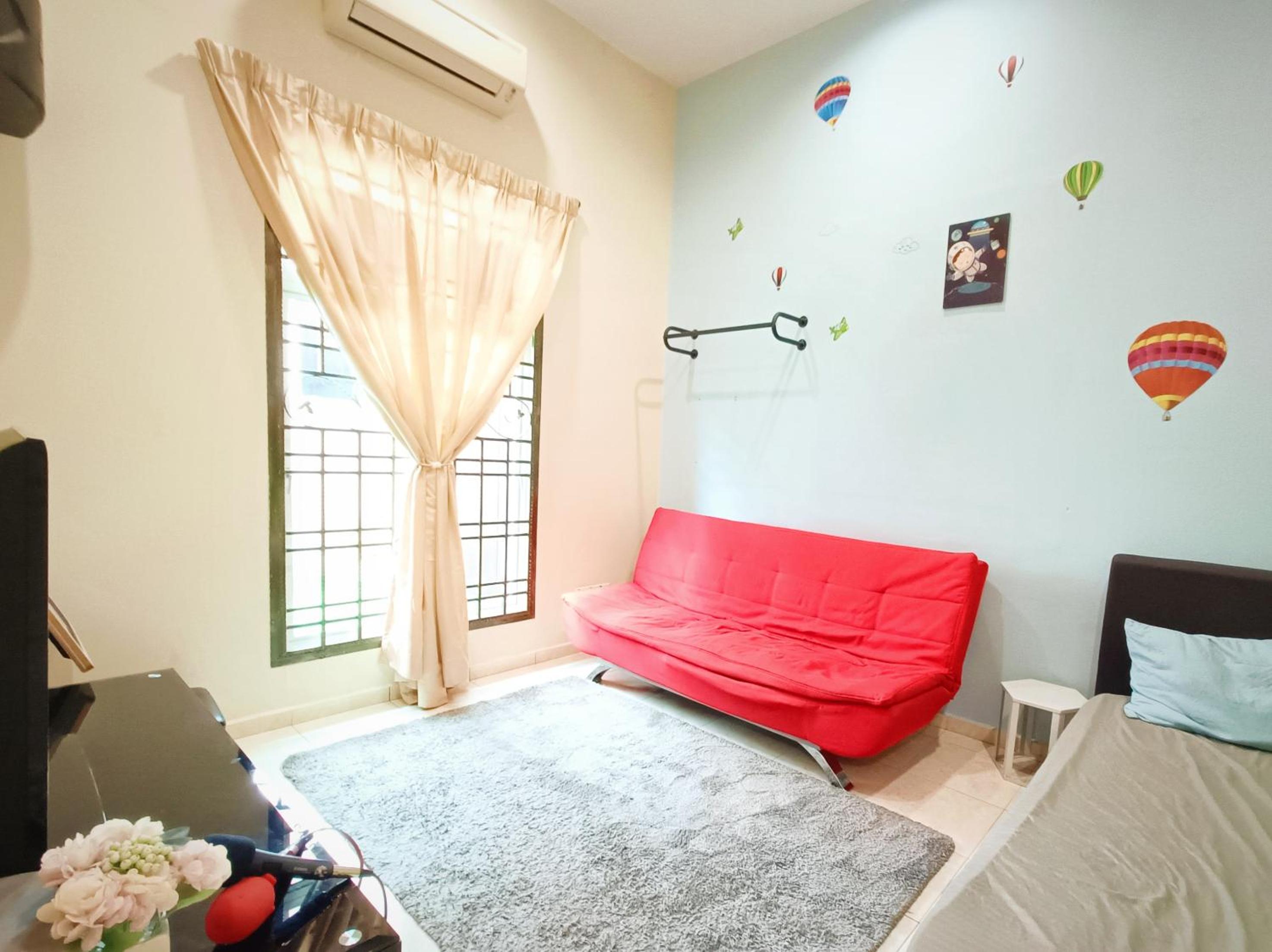Melaka Homestay with pool 4BR Semi-D,BBQ,KTV,Billiard 15pax DeStarryVilla photo 2