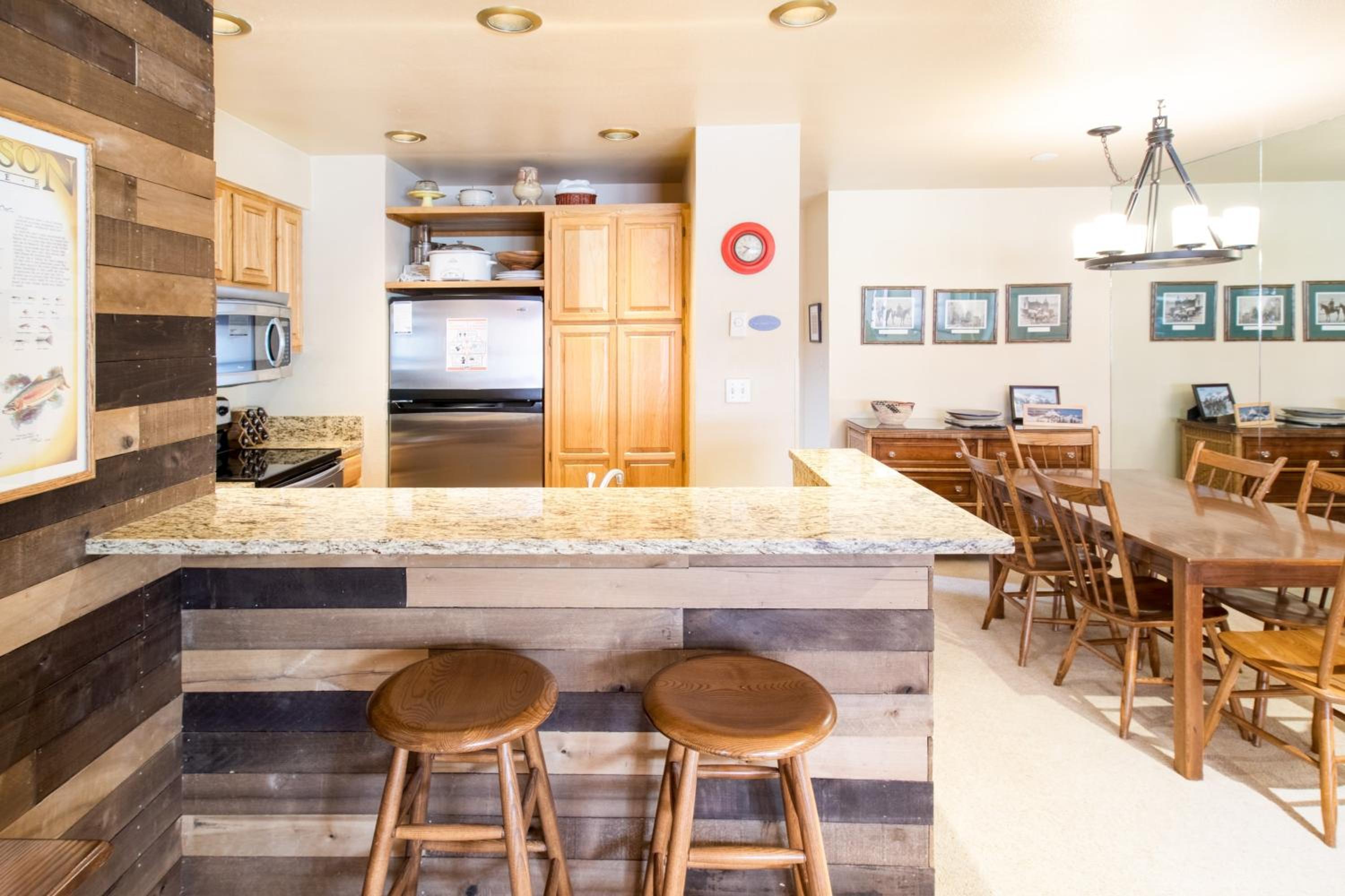 Cimarron Lodge 22 by AvantStay Ski-InSki-Out Property in Complex w Two Hot Tubs Permit12986 view 2