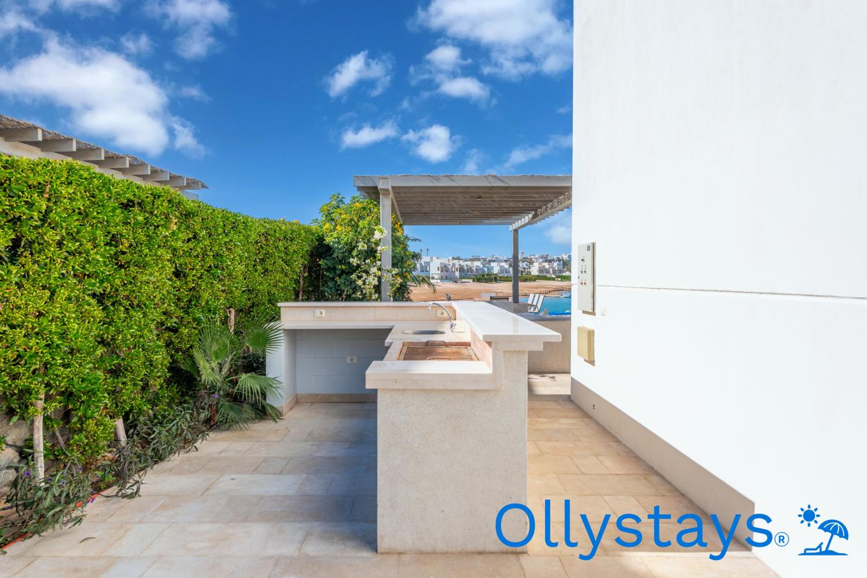 Ollystays Luxury 4BR Villa, Heated Pool, Joubal Lagoon View ! view 4