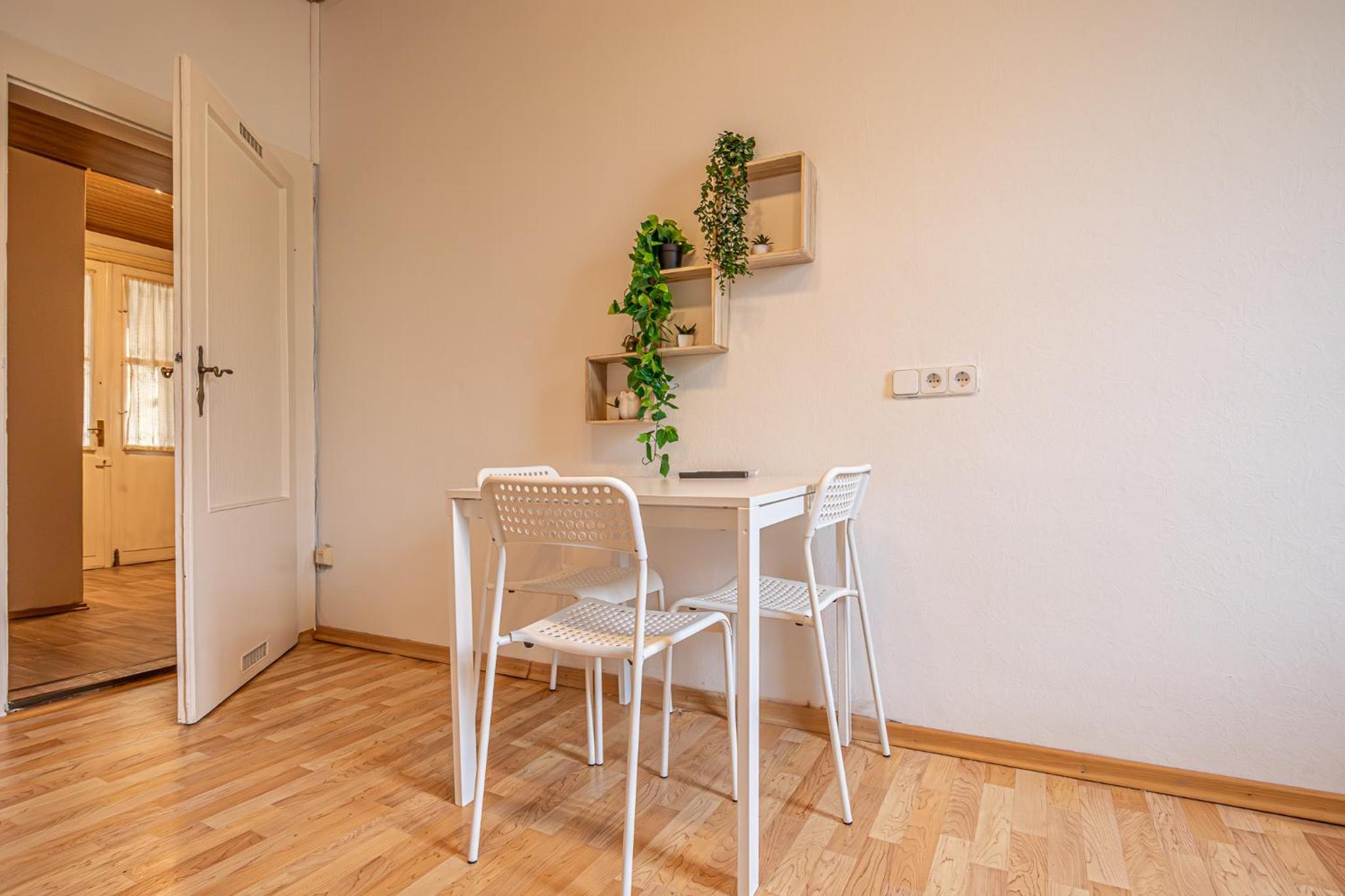 Cozy 1BR & Living Room Near Wiener Stadthalle