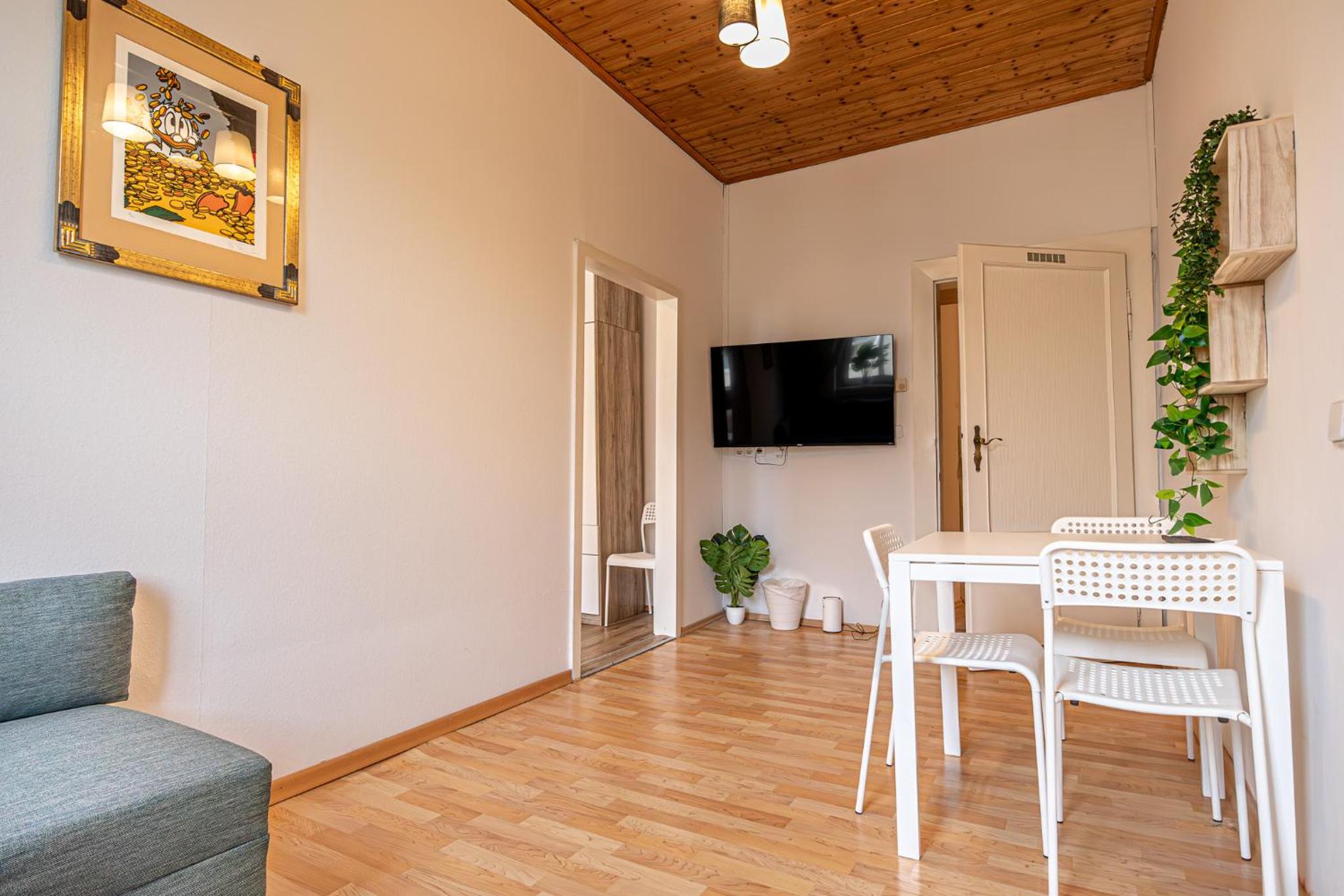 Cozy 1BR & Living Room Near Wiener Stadthalle