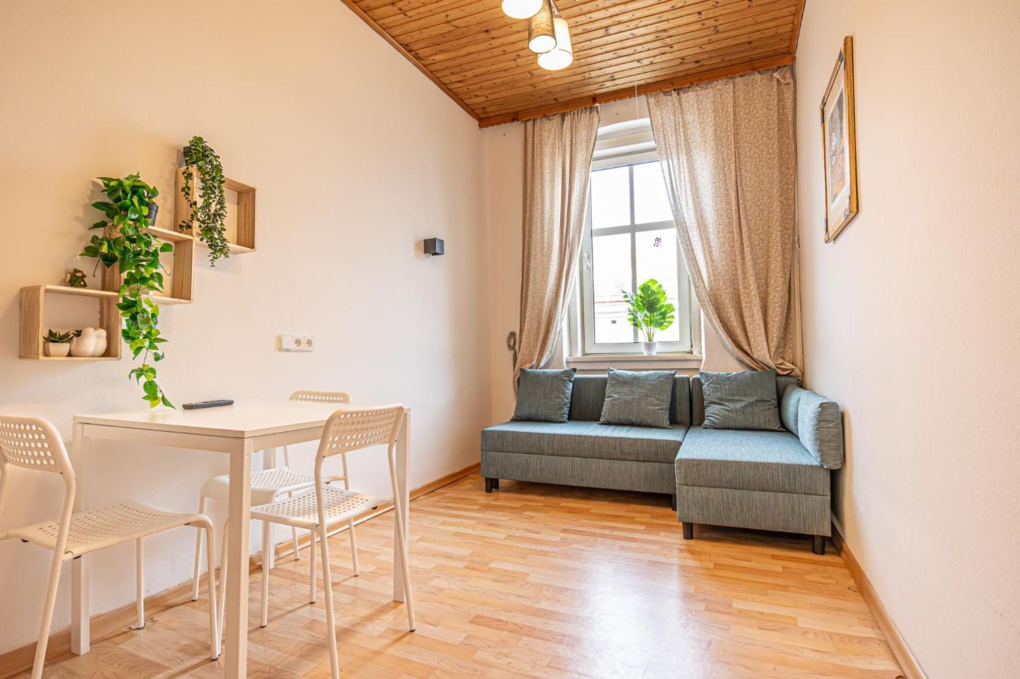 Cozy 1BR & Living Room Near Wiener Stadthalle