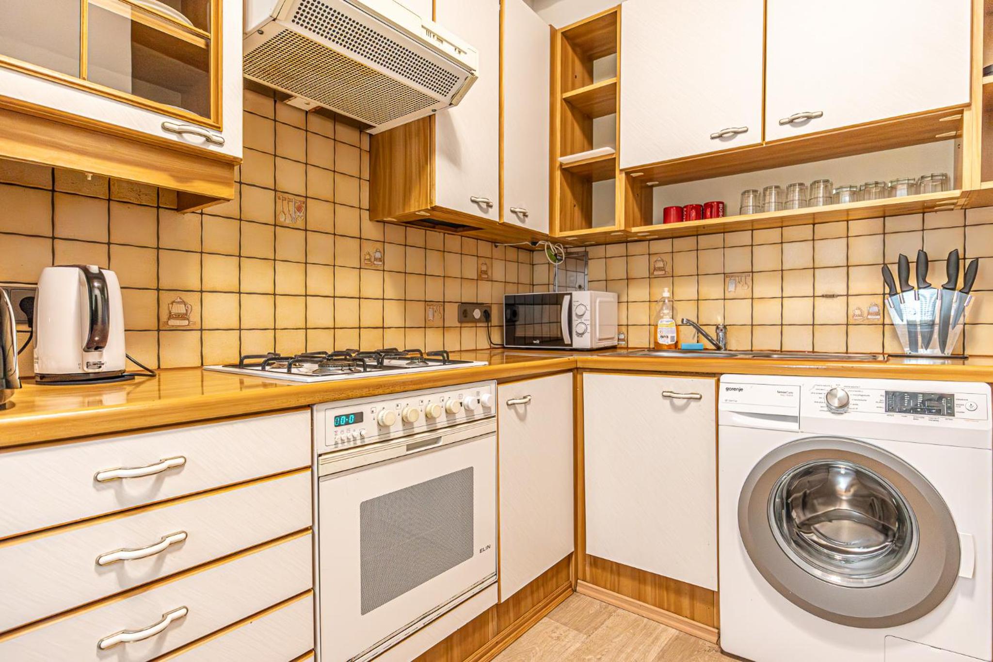Cozy 1BR & Living Room Near Wiener Stadthalle