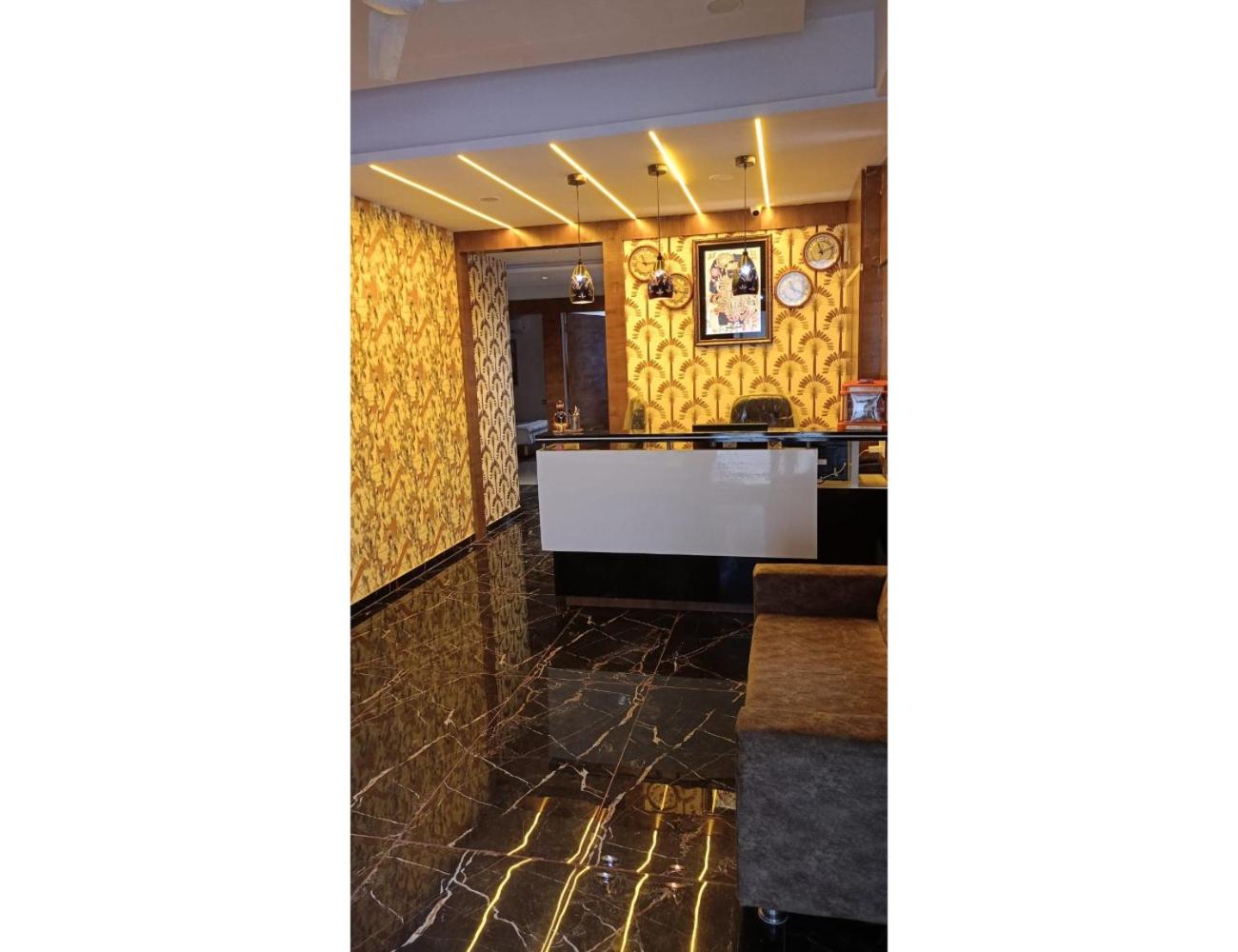 Hotel RR, Vadodara