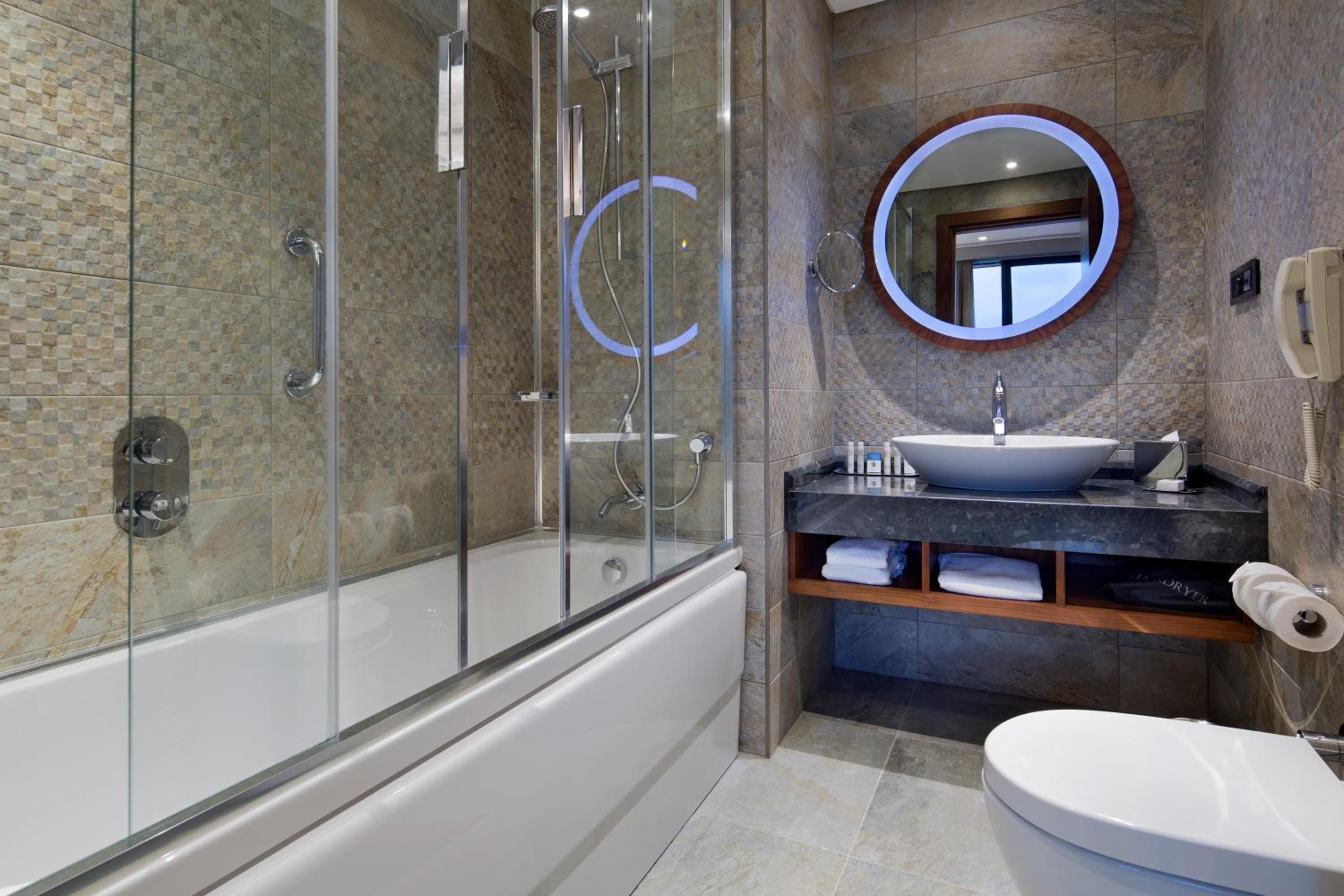 DoubleTree by Hilton İstanbul - Piyalepaşa - Image 29