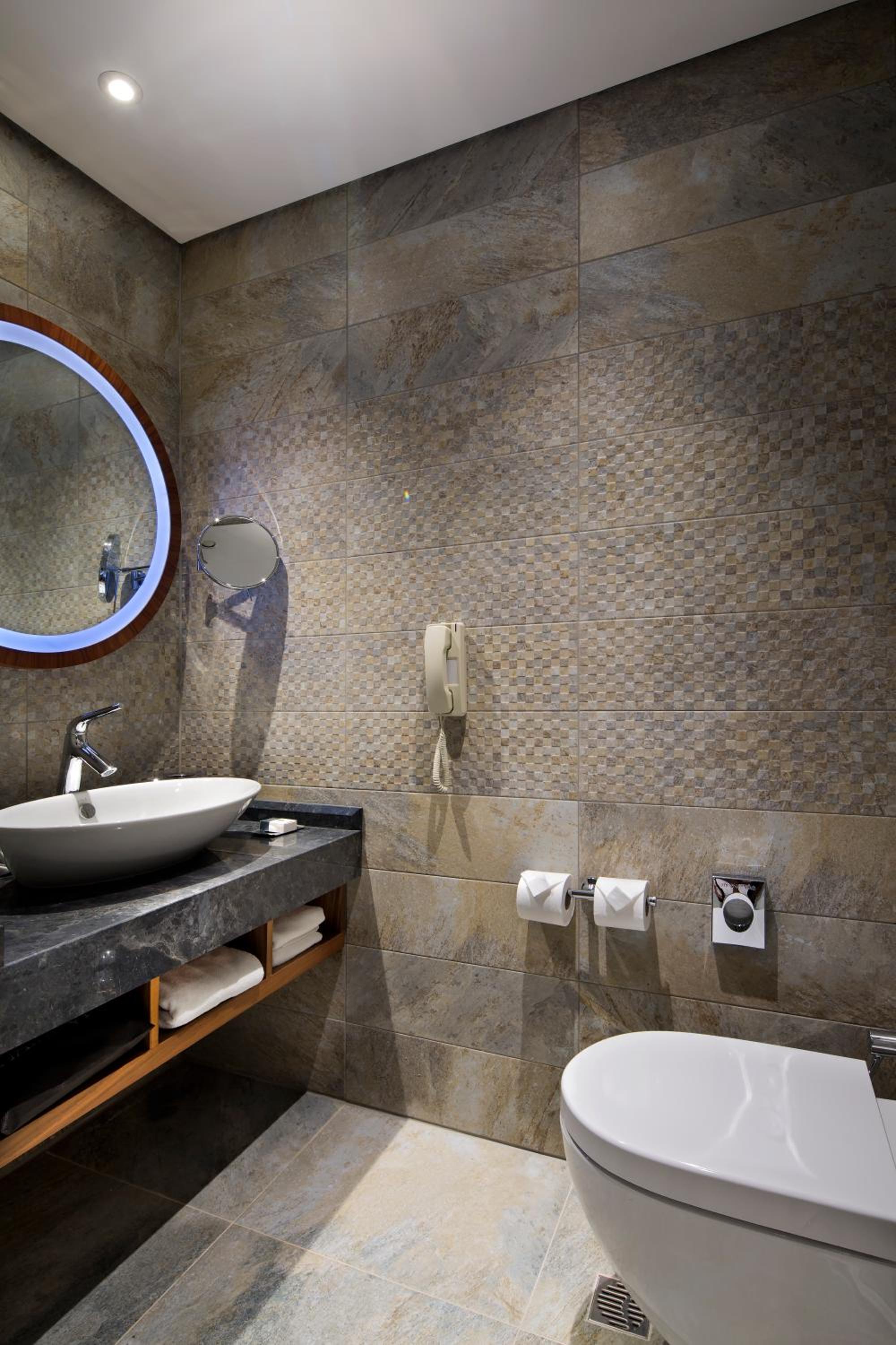 DoubleTree by Hilton İstanbul - Piyalepaşa - Image 17