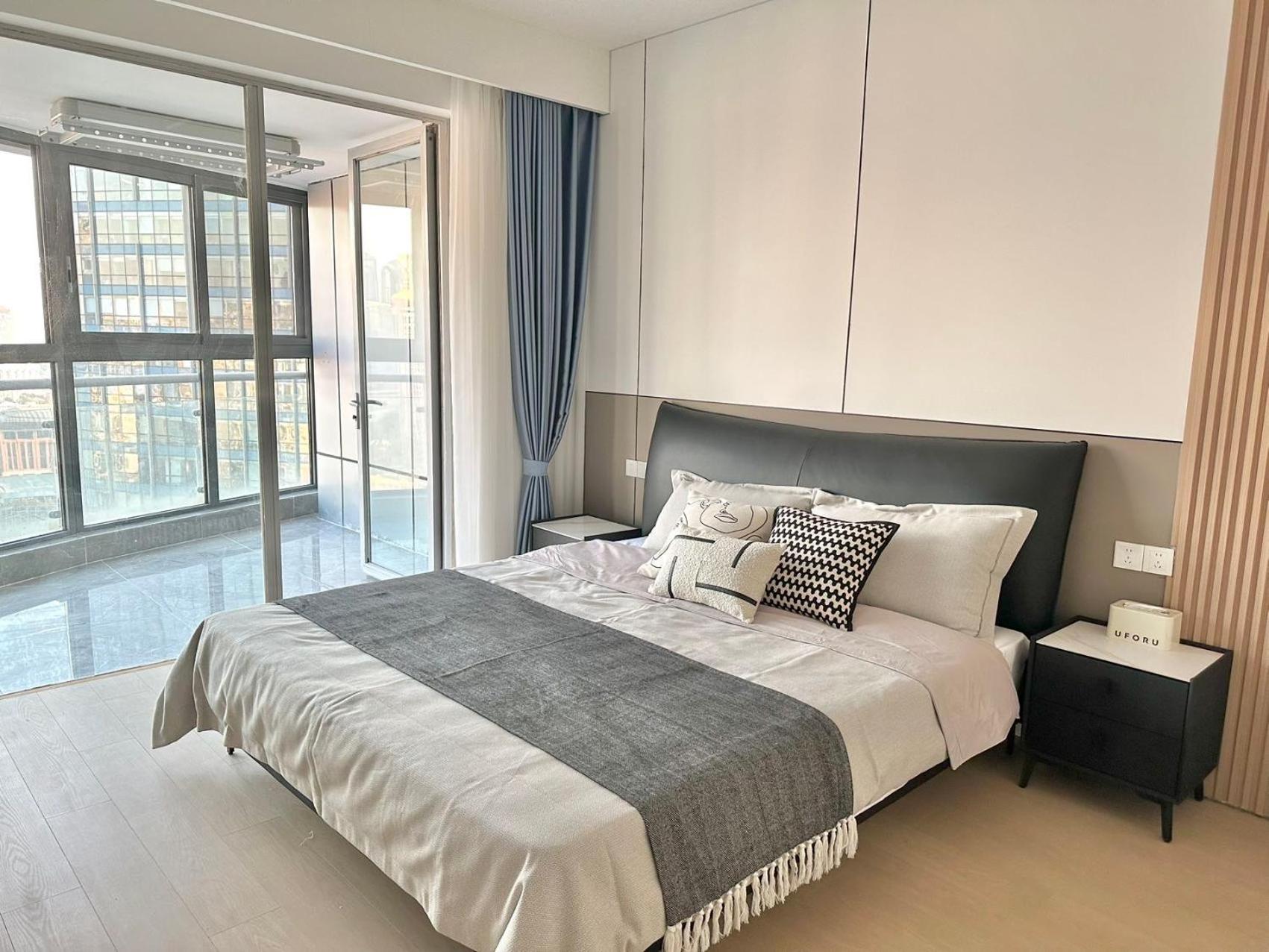 Shanghai Shining River Apartment -Near the Bund