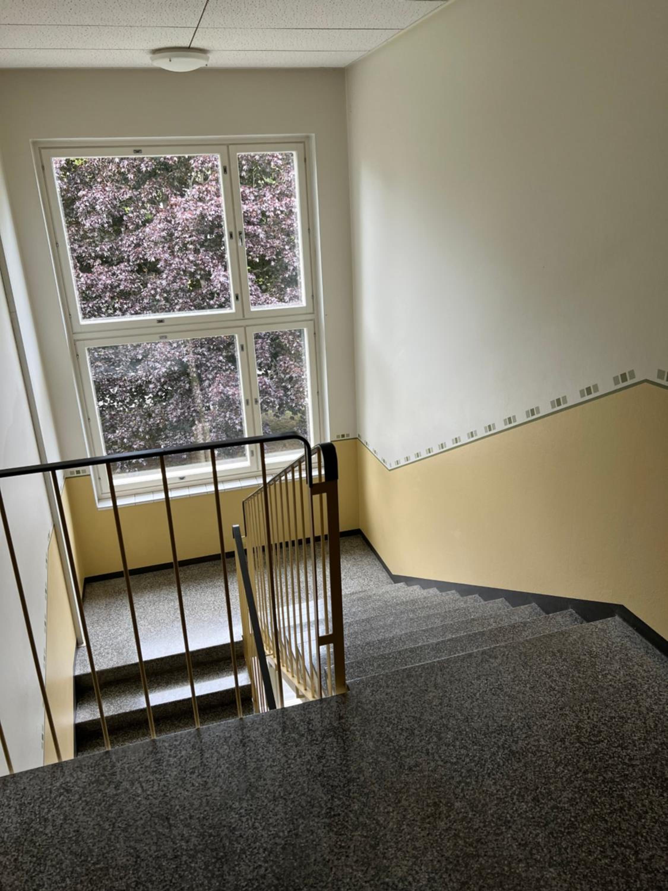 1 bedroom comfortable top floor apartment in Puotila near metrostation and sea