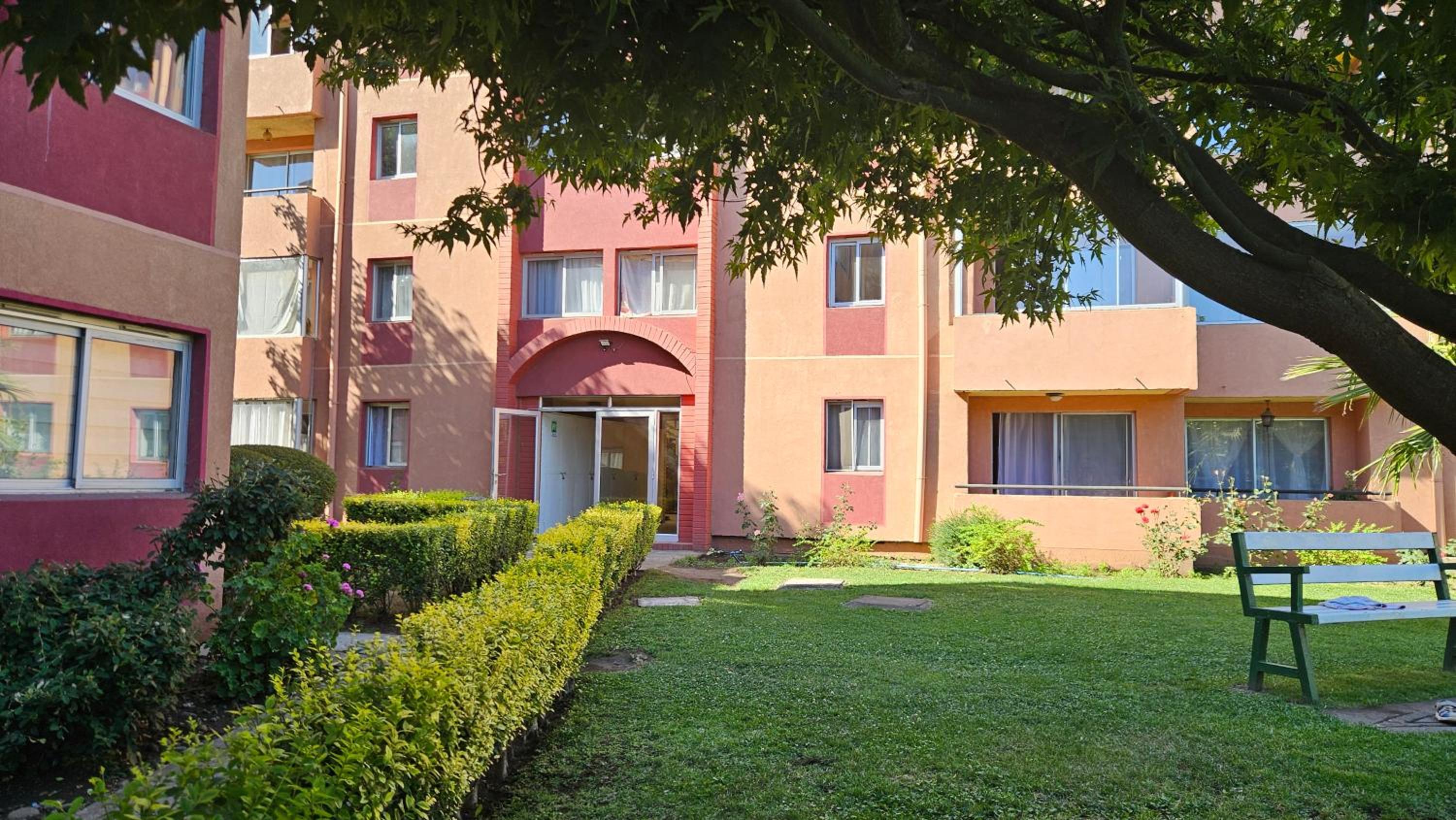 Departamento con Piscina y Estacionamiento