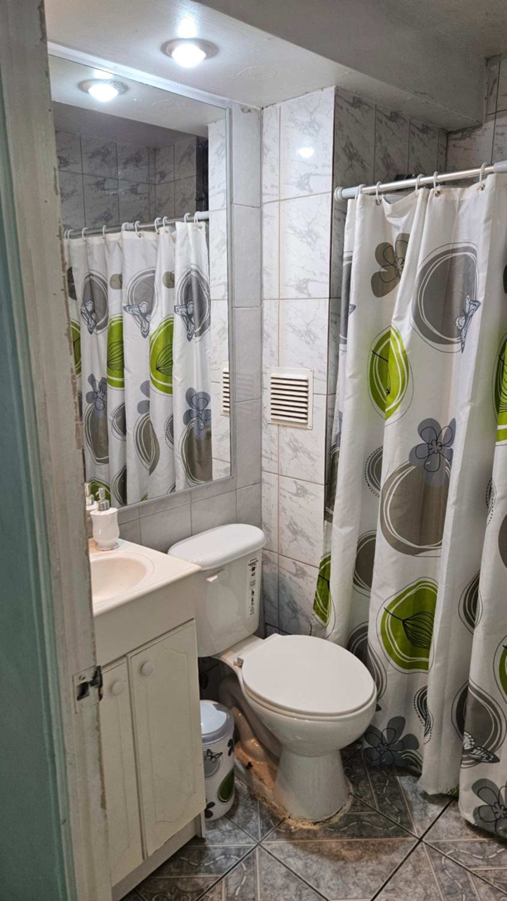 Departamento con Piscina y Estacionamiento