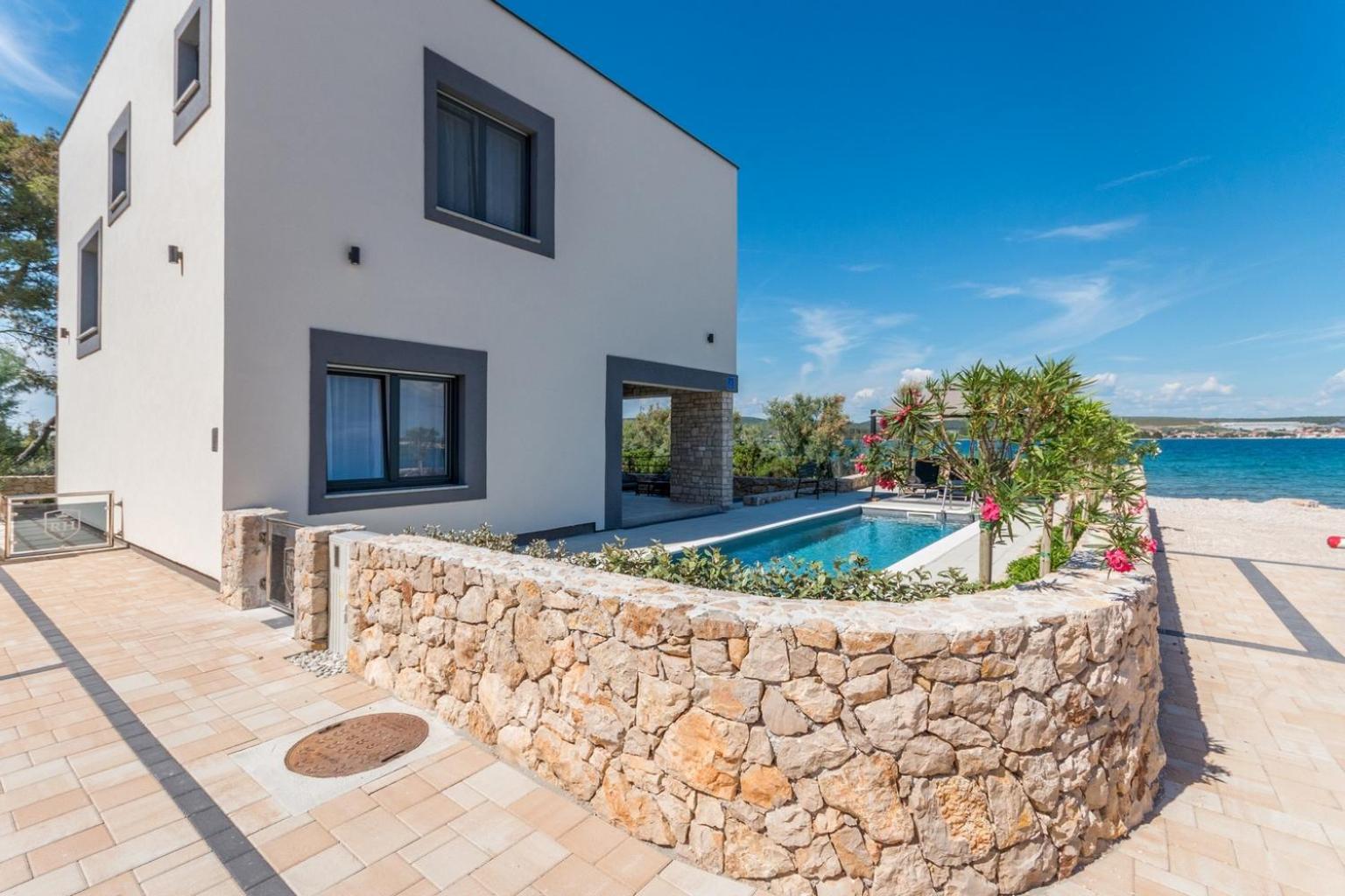 Hotel Royal House 1 - Image 1