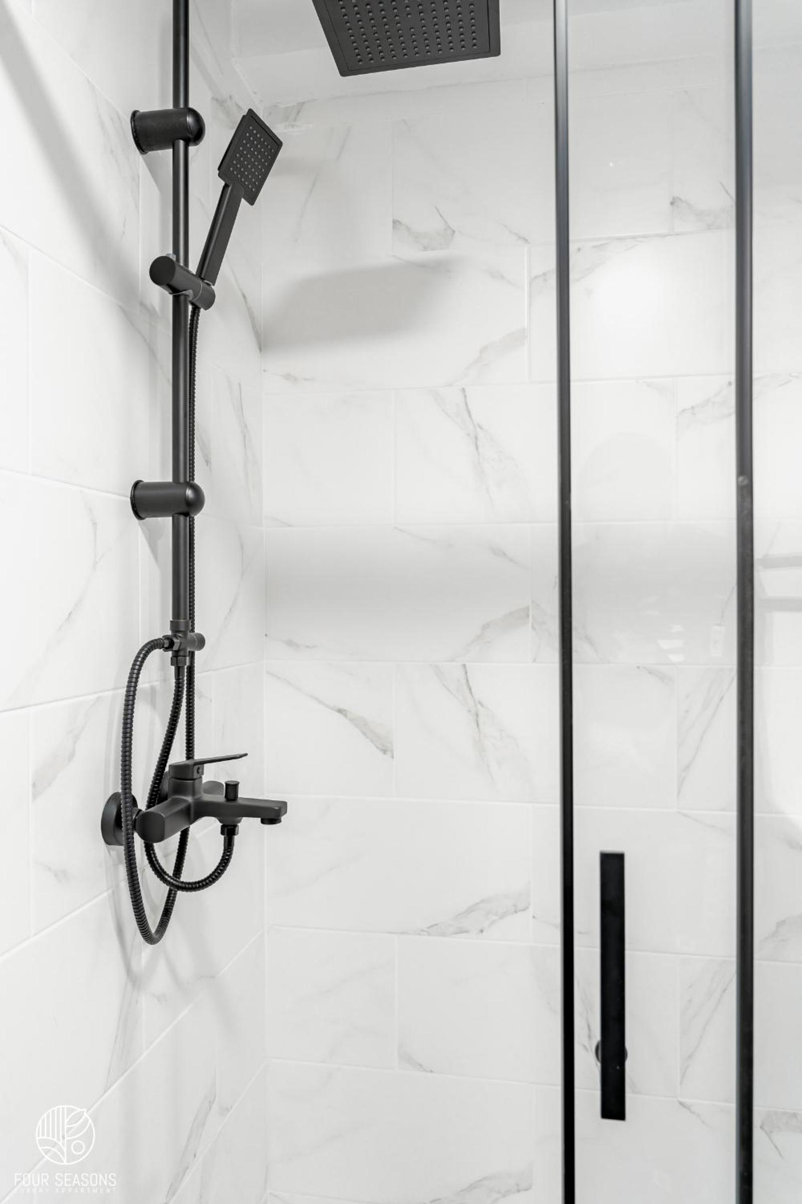 Four Seasons Luxury Apartment