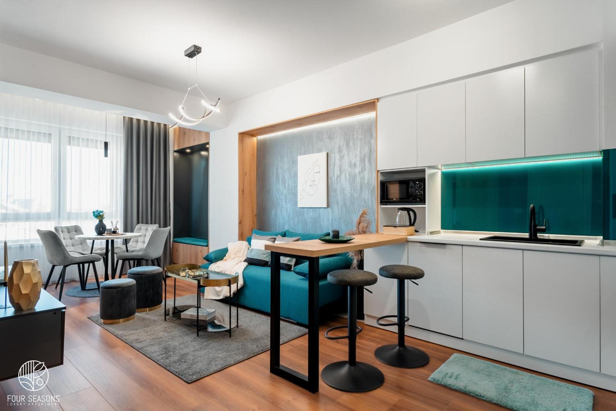 Four Seasons Luxury Apartment