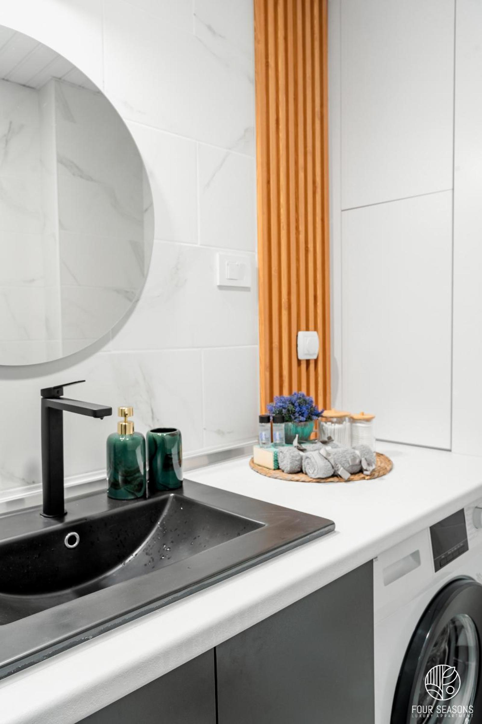 Four Seasons Luxury Apartment