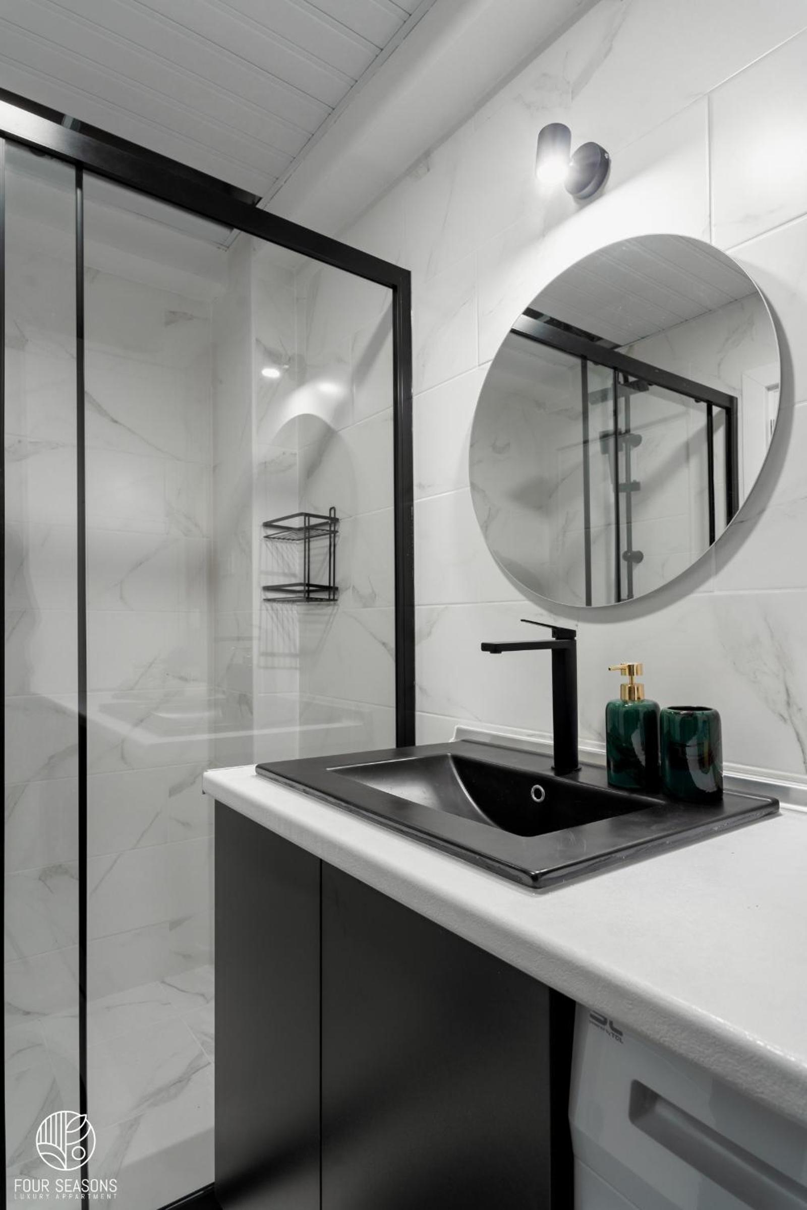 Four Seasons Luxury Apartment