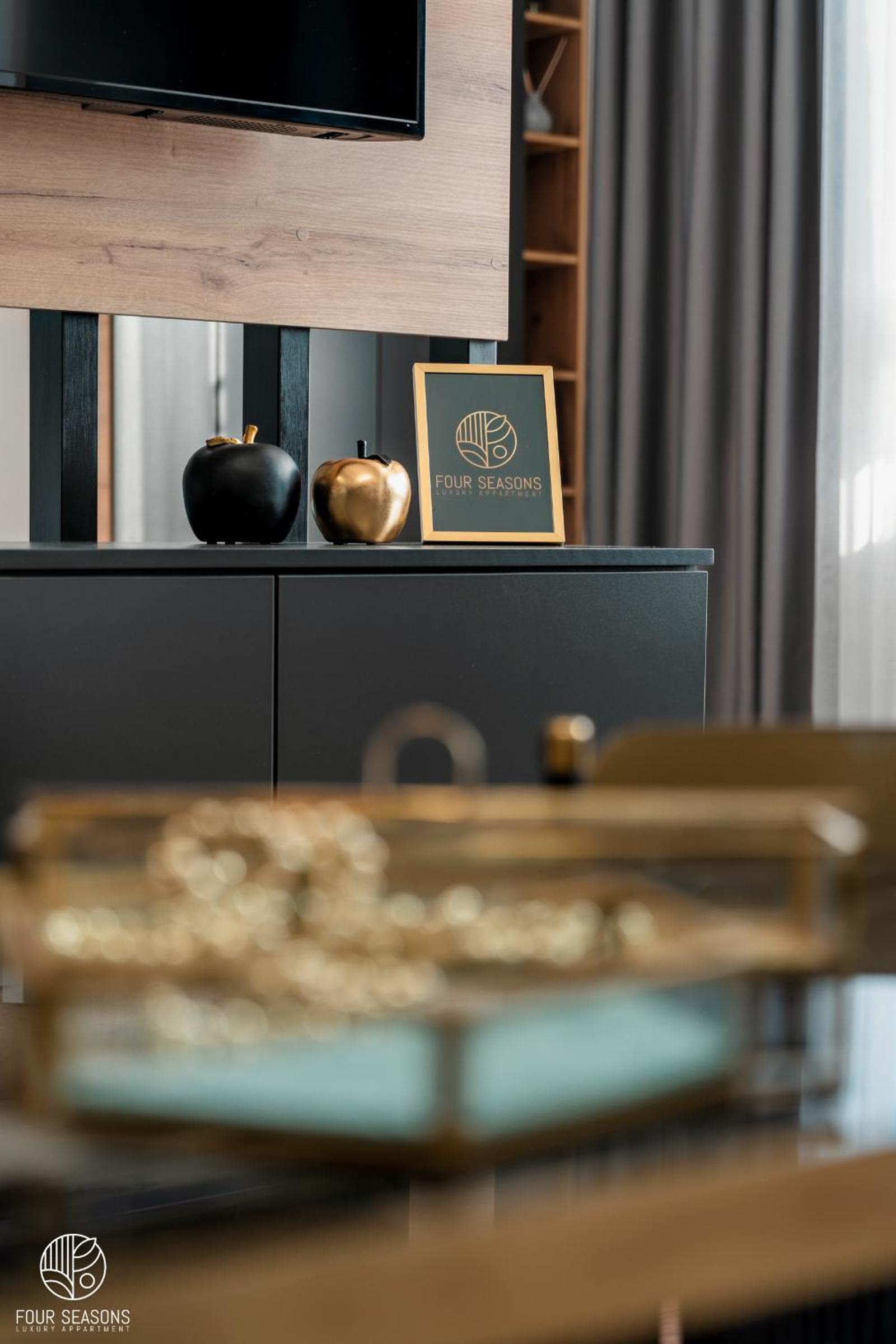 Four Seasons Luxury Apartment
