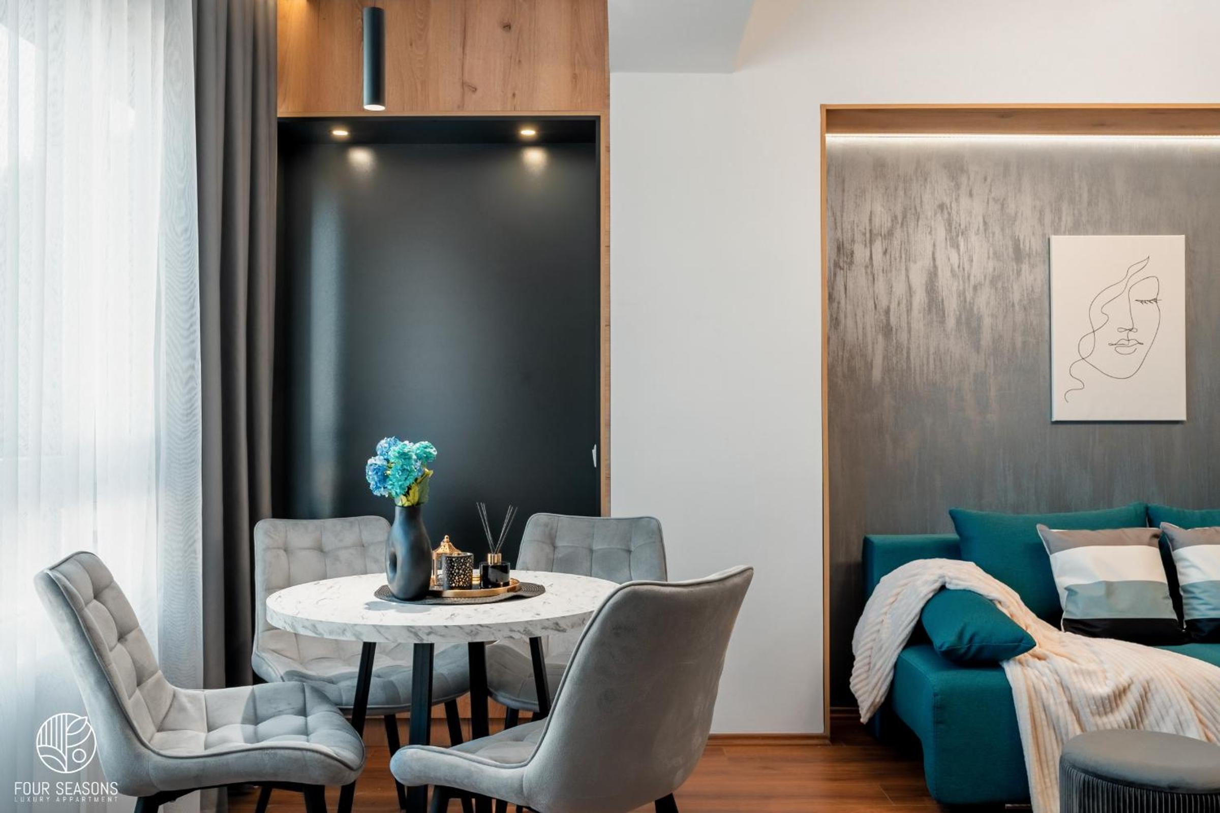 Four Seasons Luxury Apartment