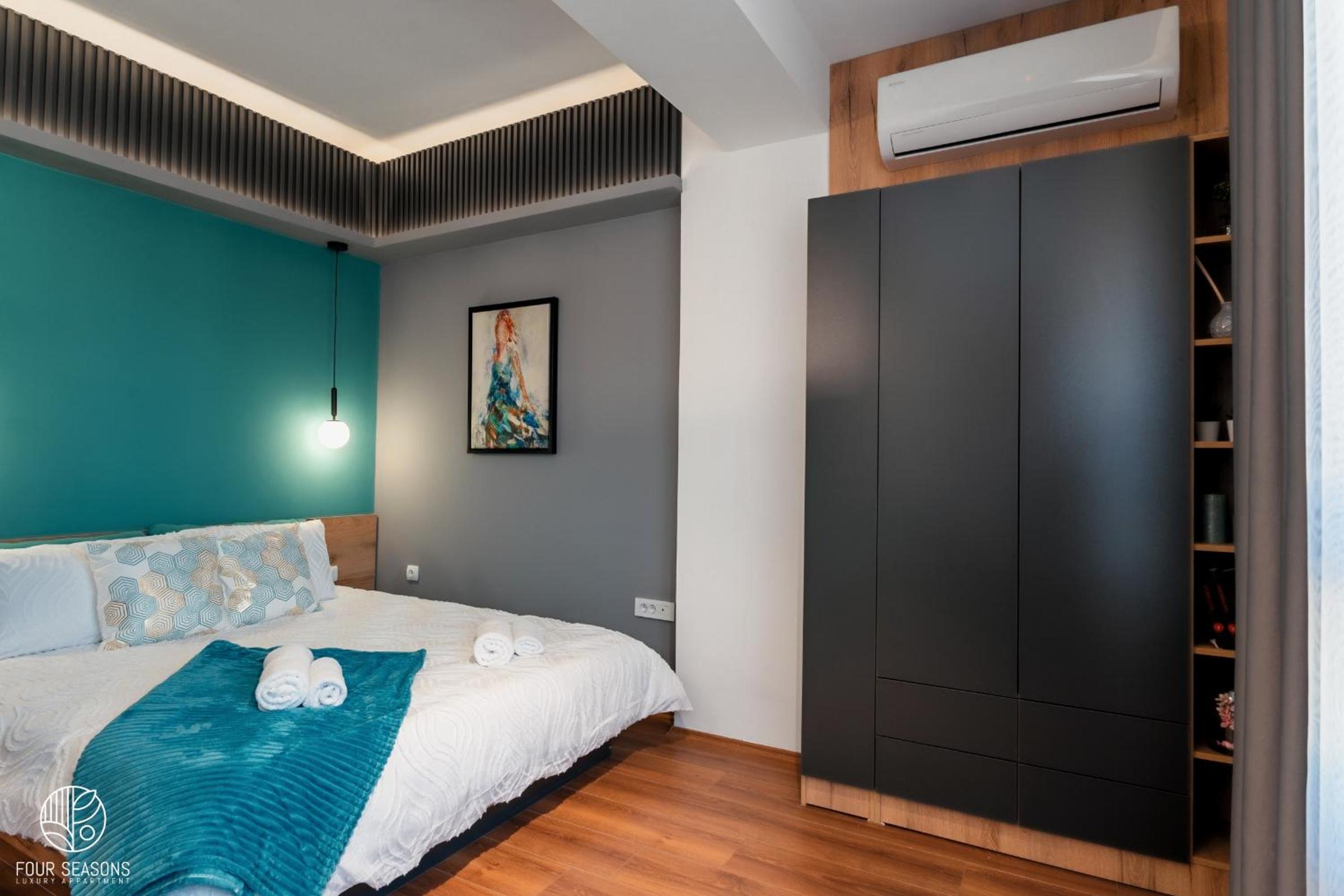Four Seasons Luxury Apartment