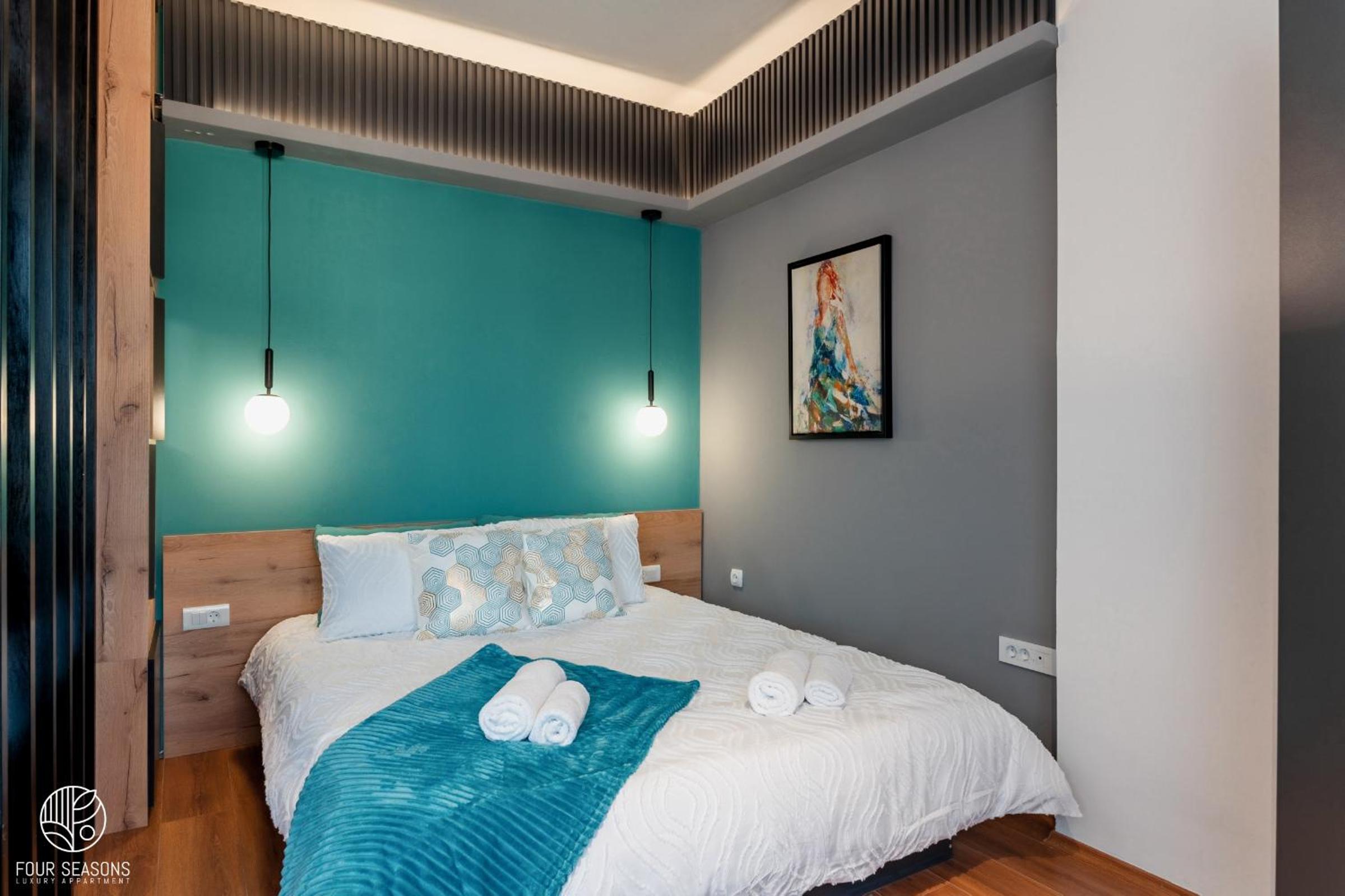 Four Seasons Luxury Apartment