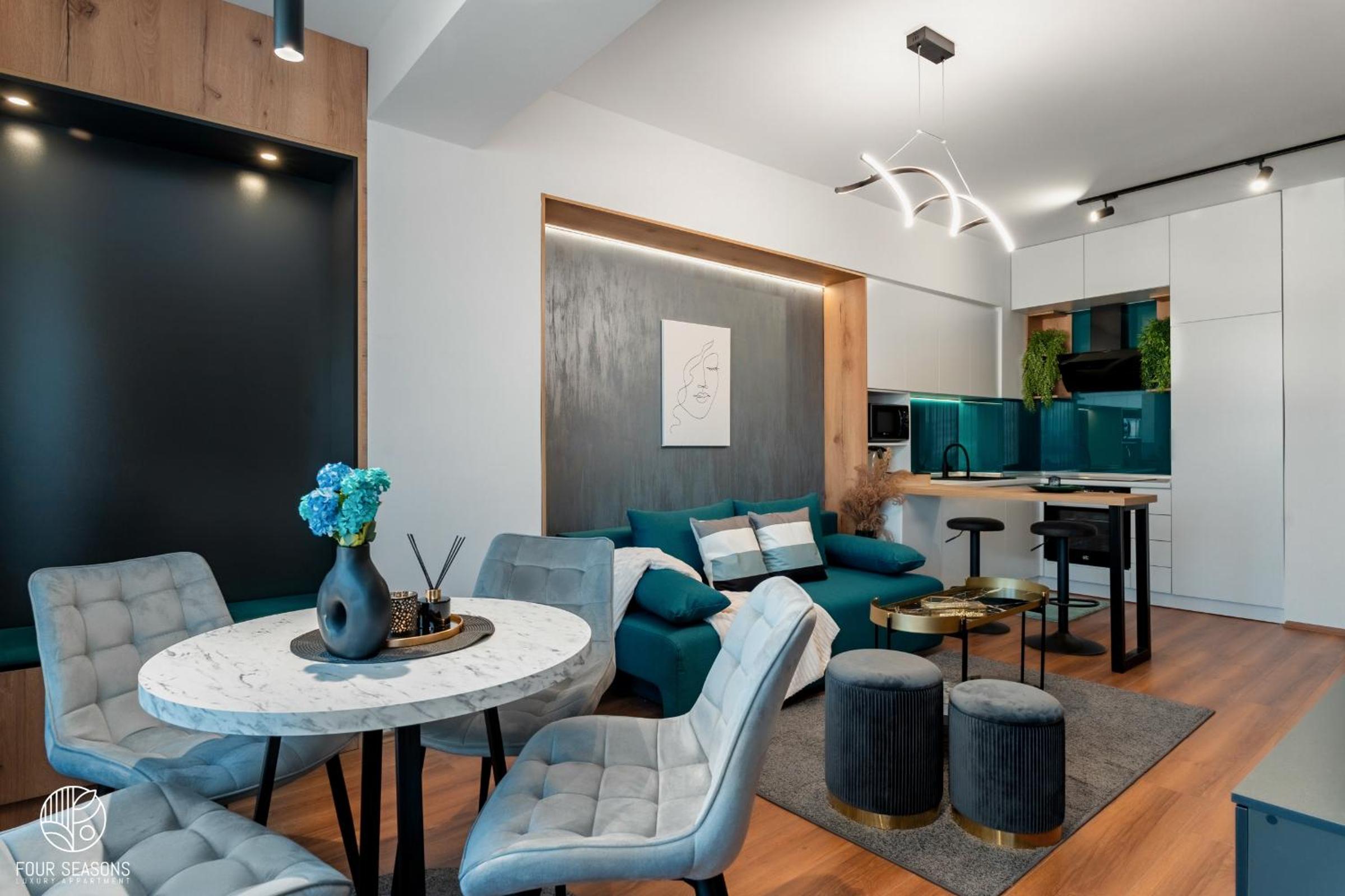 Four Seasons Luxury Apartment
