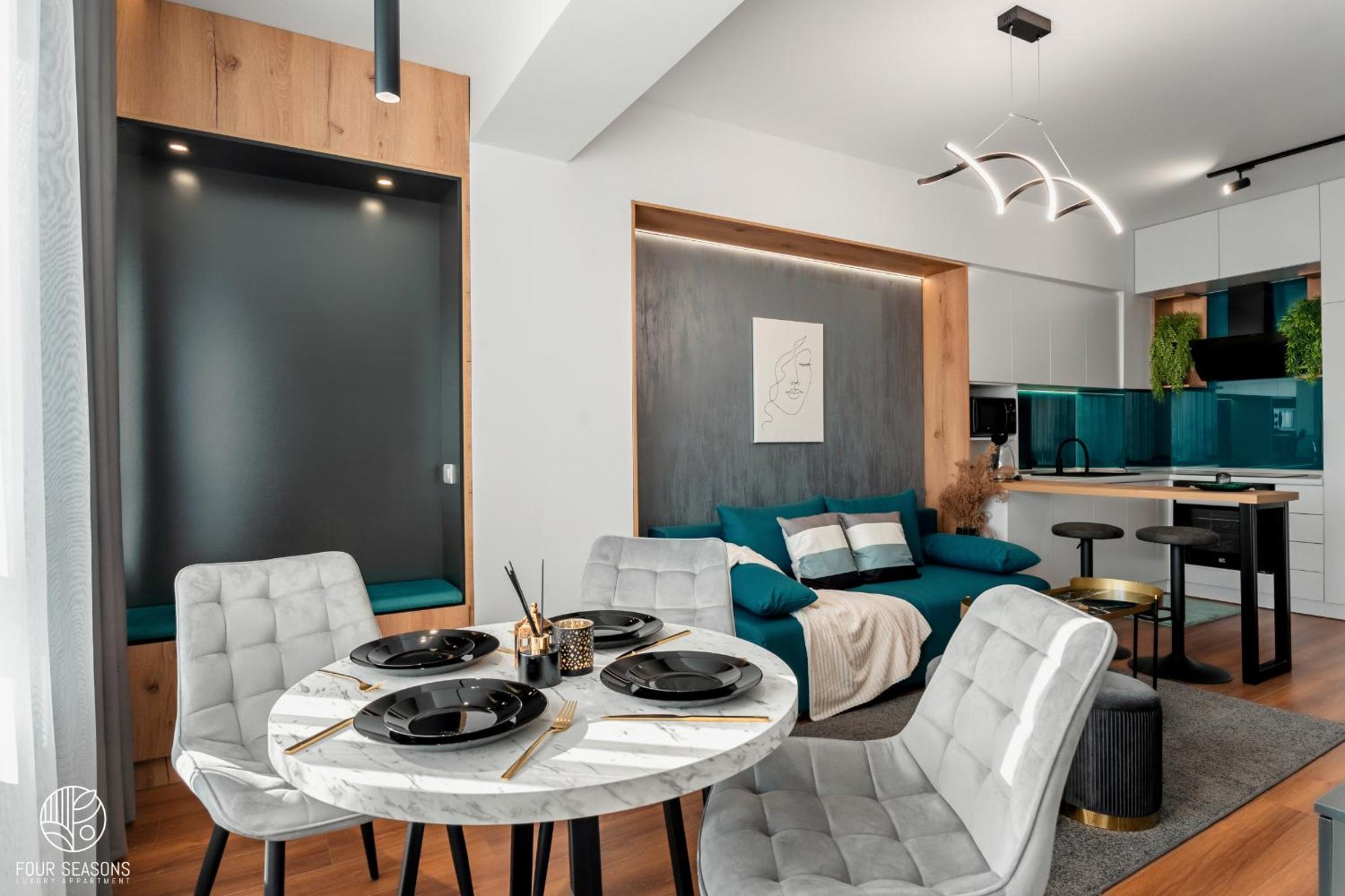 Four Seasons Luxury Apartment