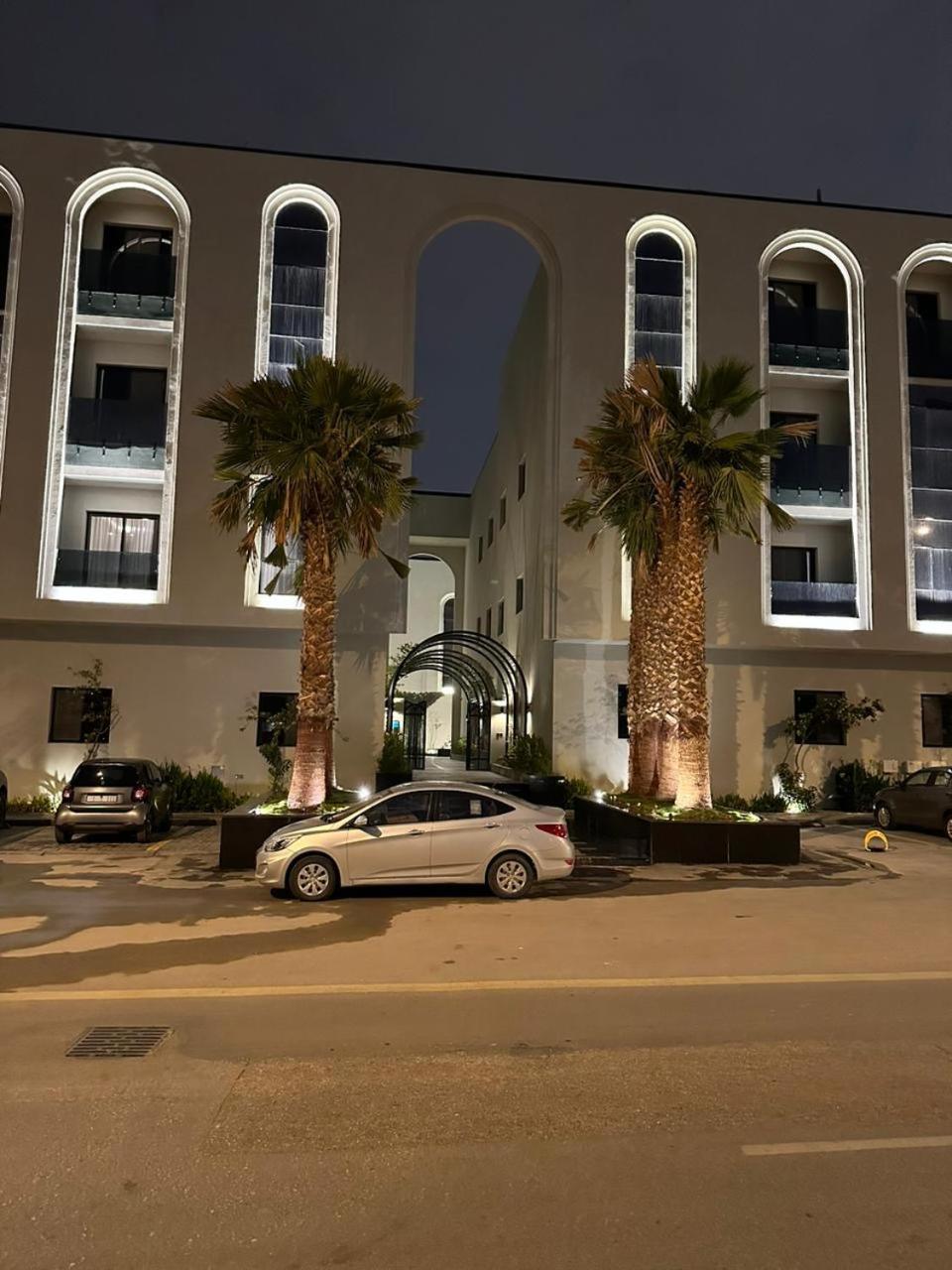Three Bedroom Modern Apartment in Al Malqa