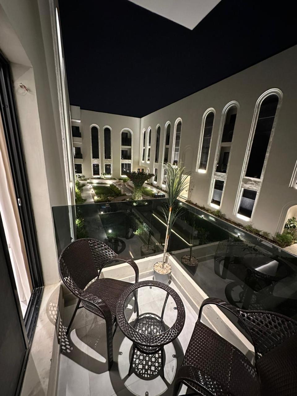 Three Bedroom Modern Apartment in Al Malqa