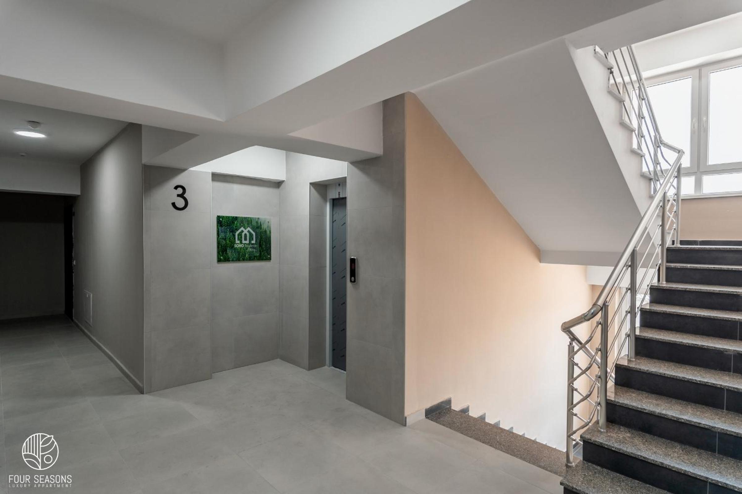 Four Seasons Luxury Apartment