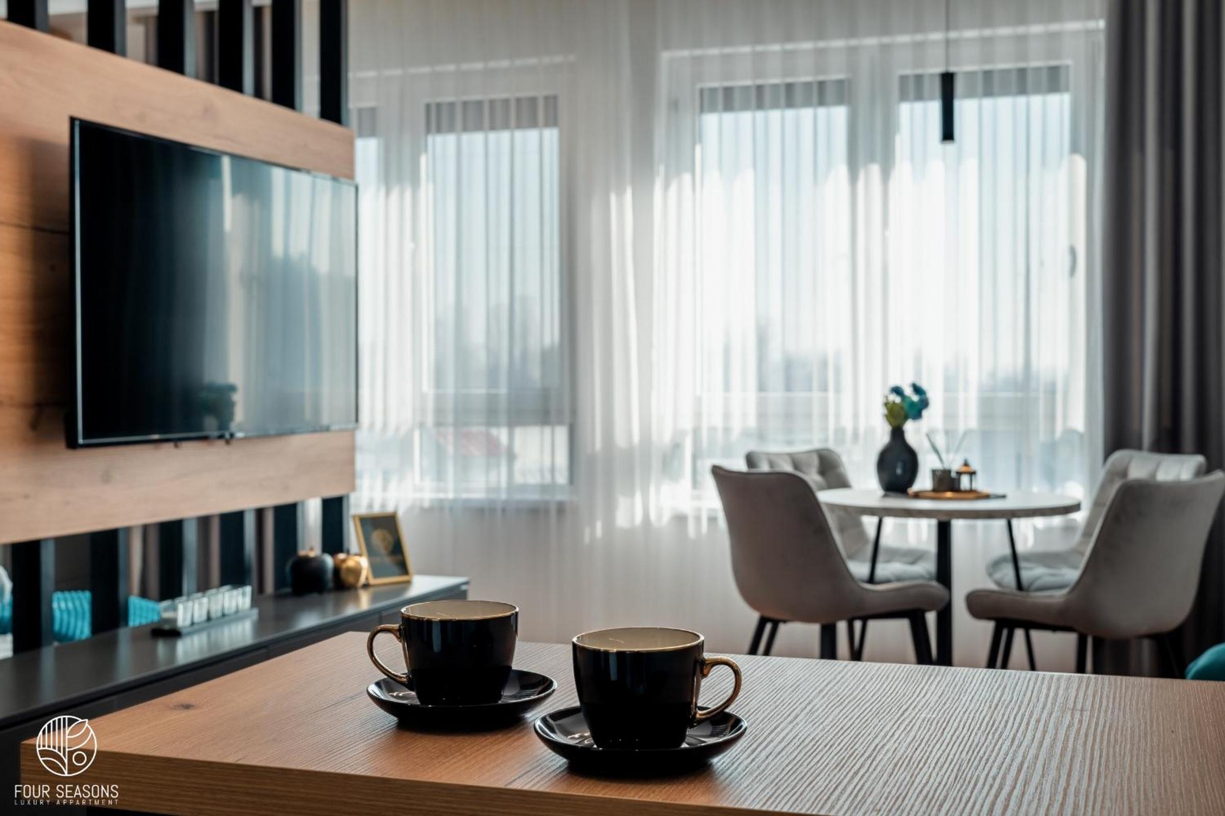 Four Seasons Luxury Apartment