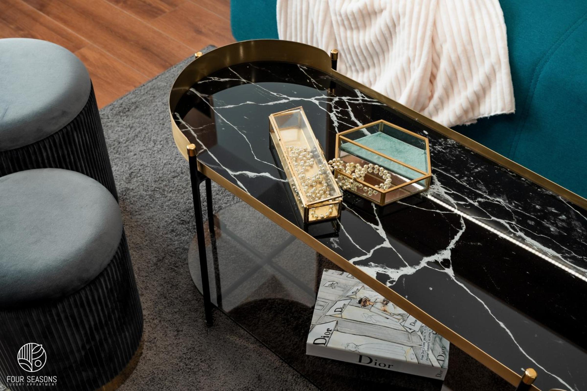 Four Seasons Luxury Apartment
