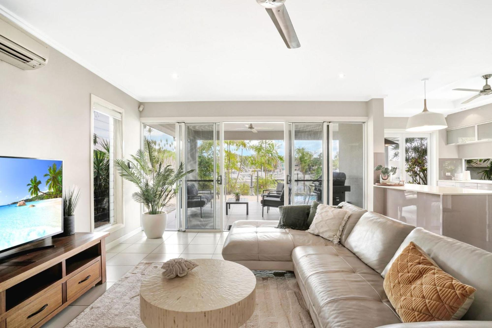The Anchorage - Ultimate Waterfront Villa