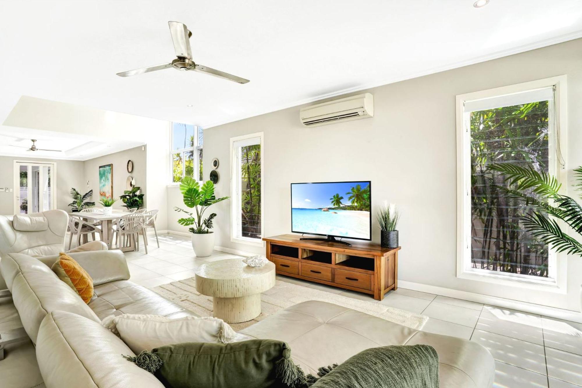 The Anchorage - Ultimate Waterfront Villa