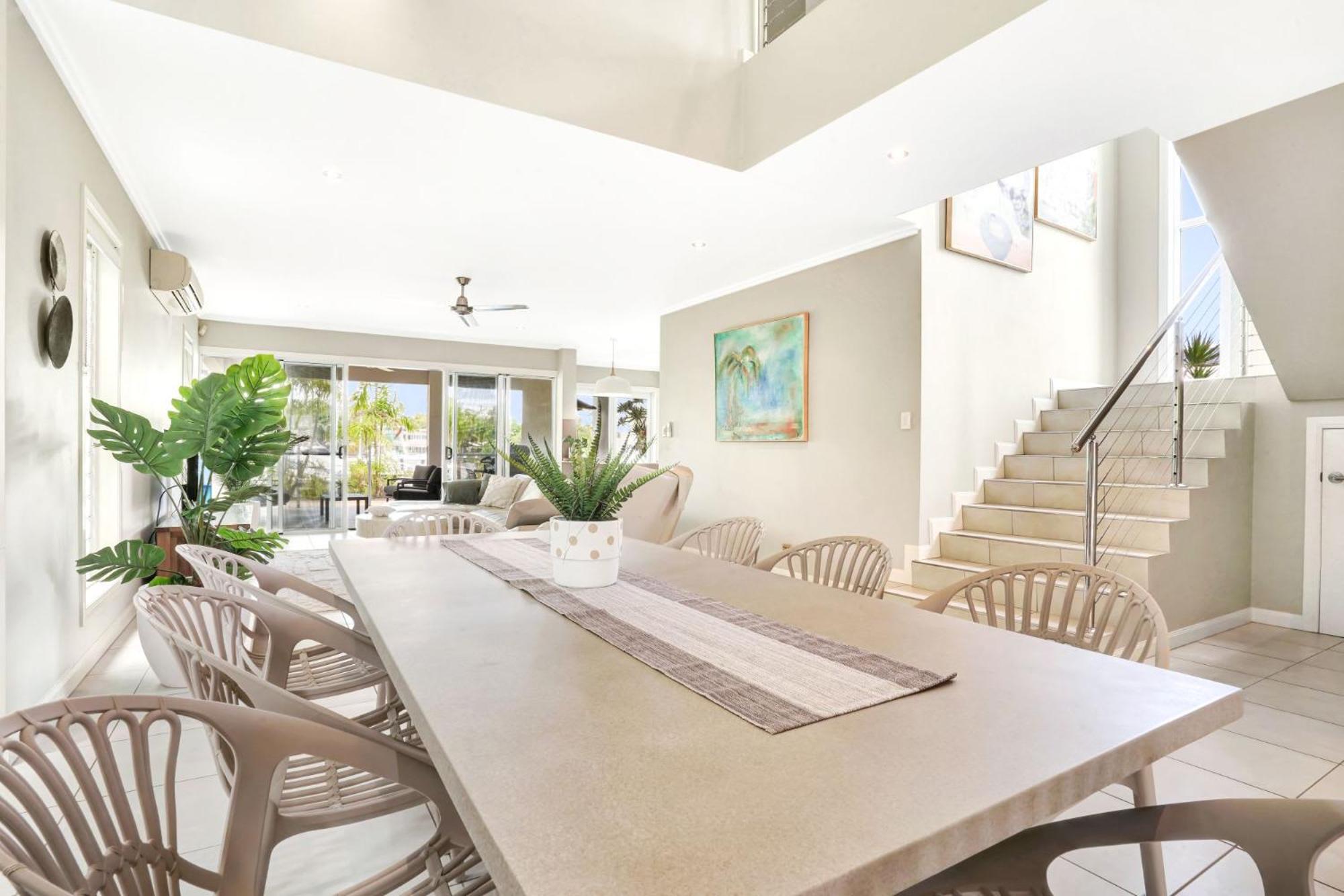 The Anchorage - Ultimate Waterfront Villa