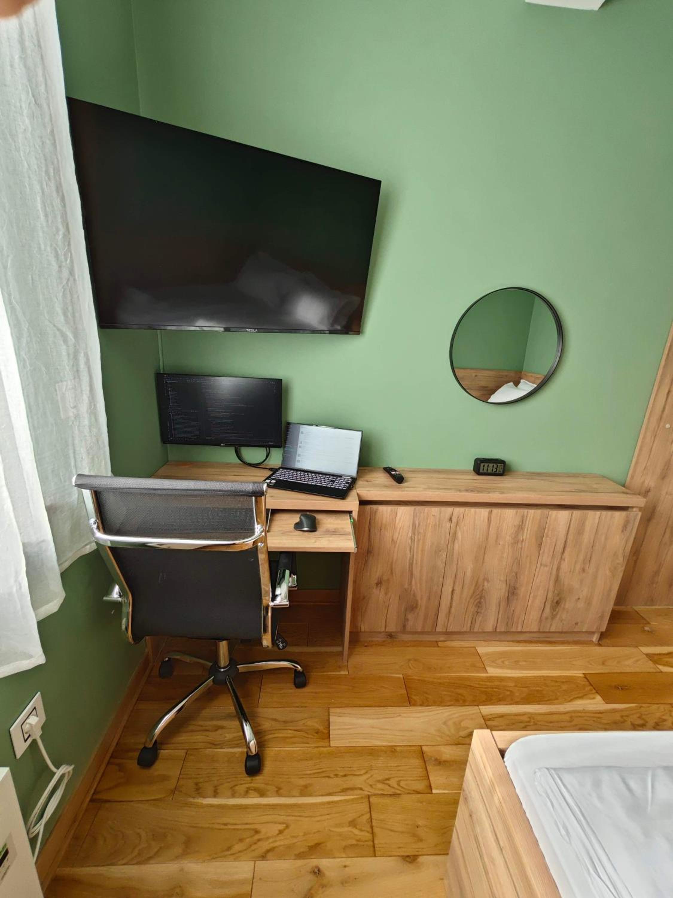 Photo 10