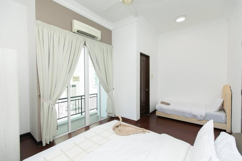 Seaview Modern 5BR Ferringhi Beach Villa 16Pax photo 7