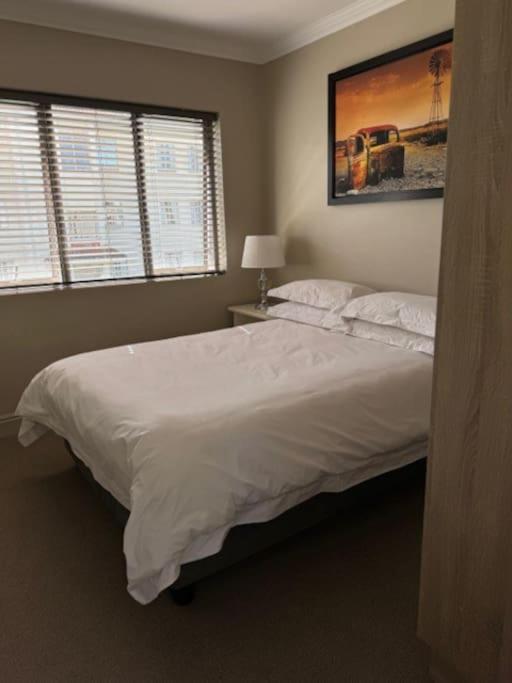 La Gratitude 8 luxury in Stellenbosch CENTRAL view 4