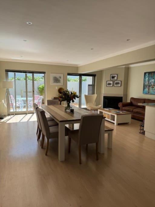 La Gratitude 8 luxury in Stellenbosch CENTRAL view 5