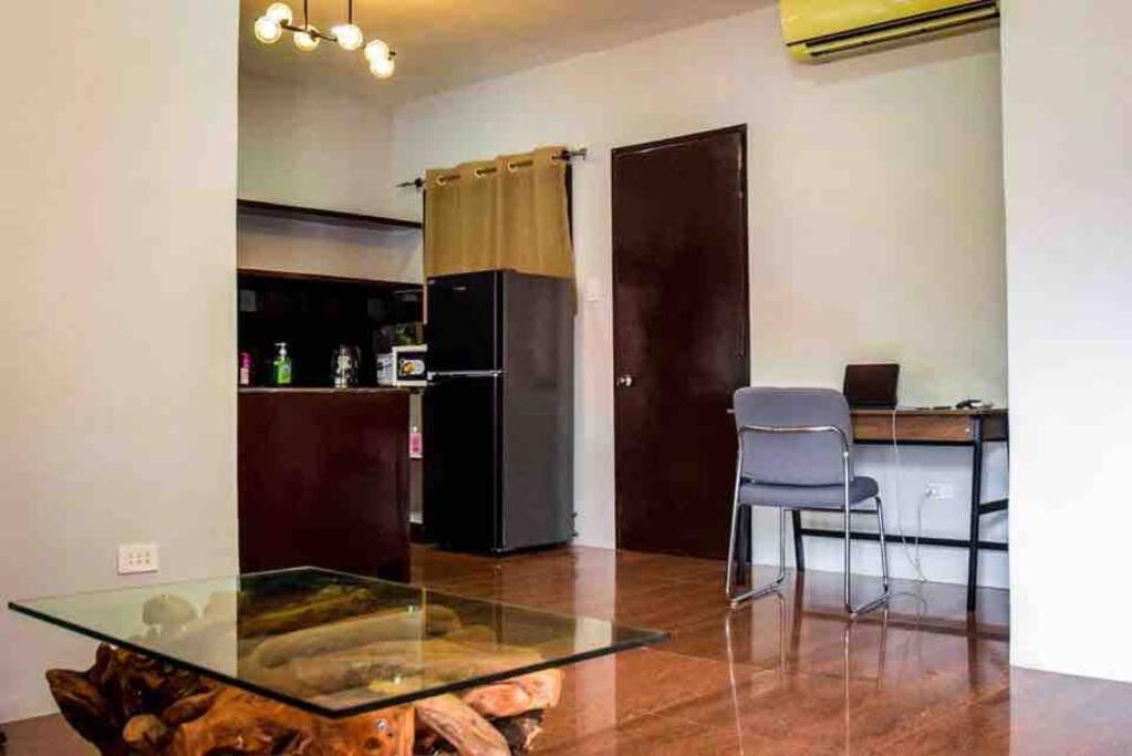 RQ Cozy Two Bedroom House @ La Cassandra, Wifi & Netflix view 5