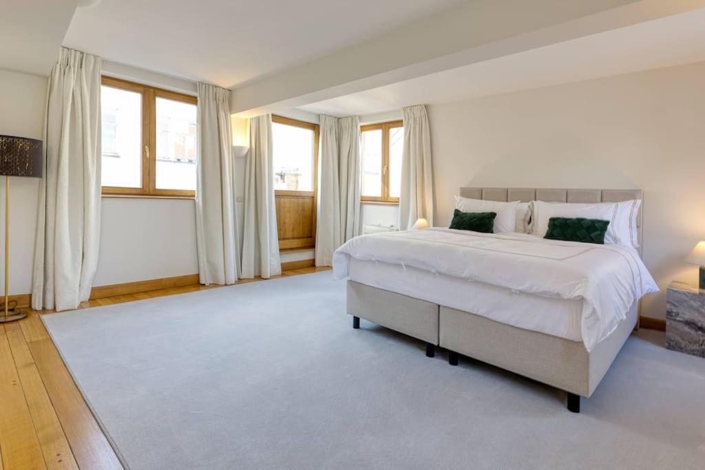 Unique Flat on the GRAND PLACE