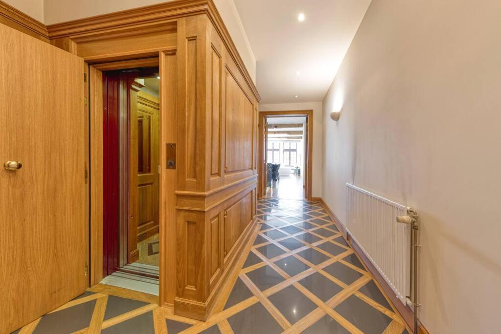 Unique Flat on the GRAND PLACE