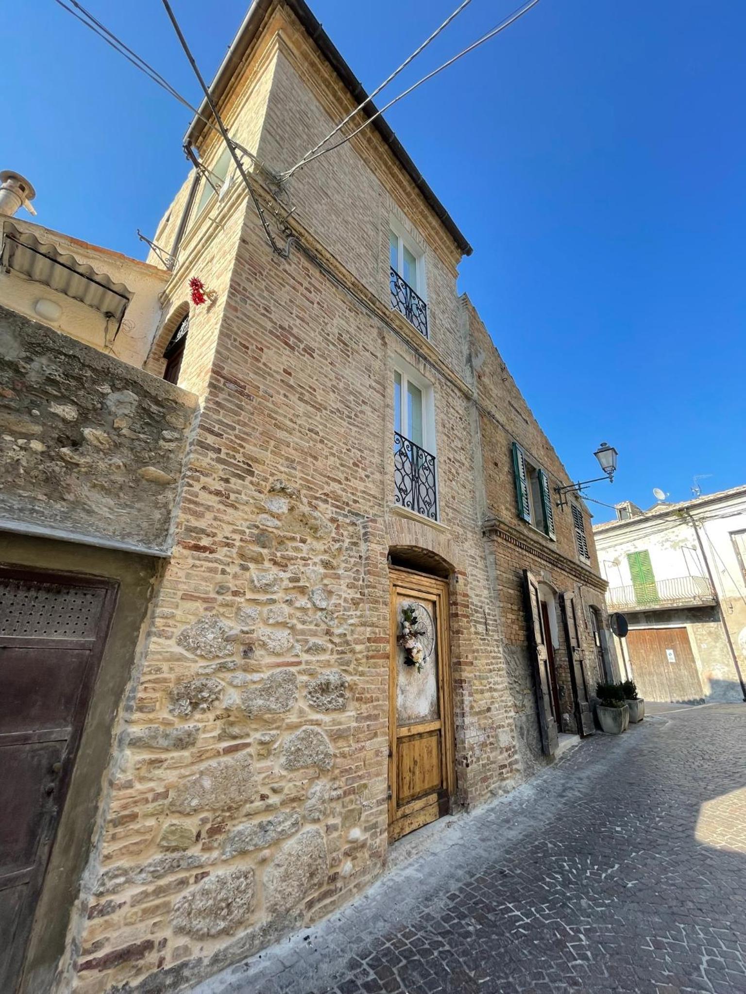 Al Civico 2 tiny house view 2