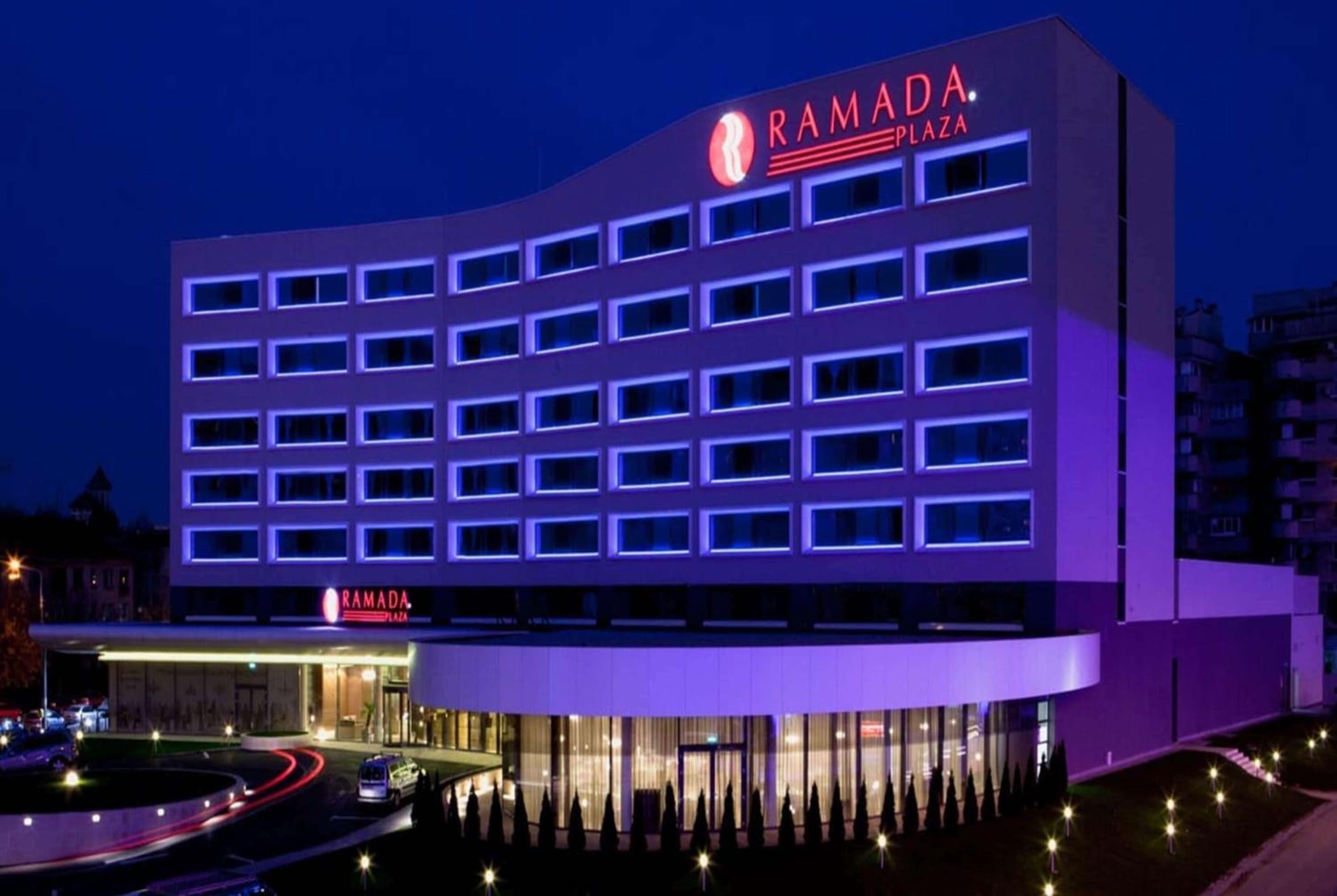 Hotel Ramada Plaza Craiova - Image 1
