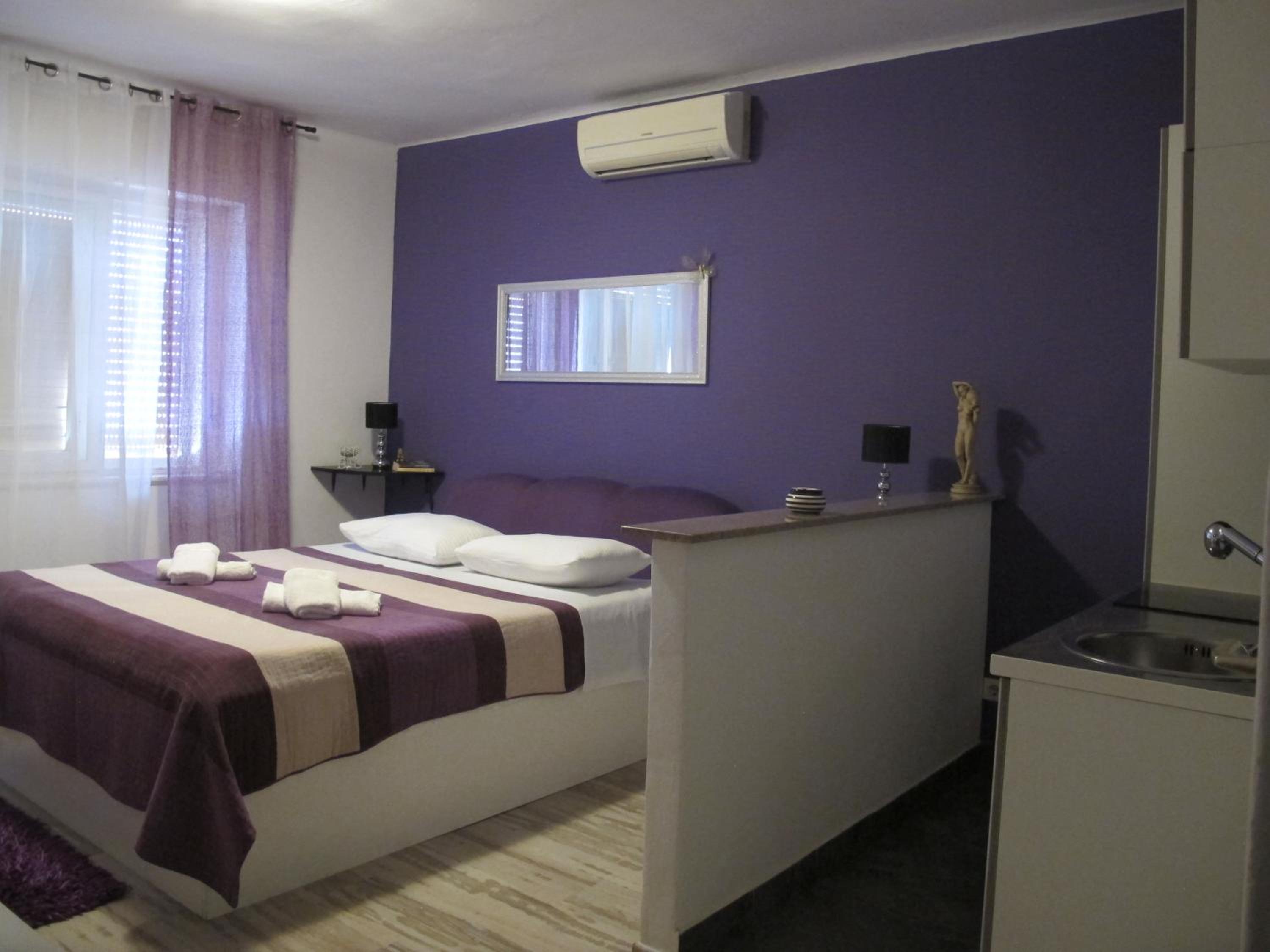 Rooms And Apartment Stambuk II view 5